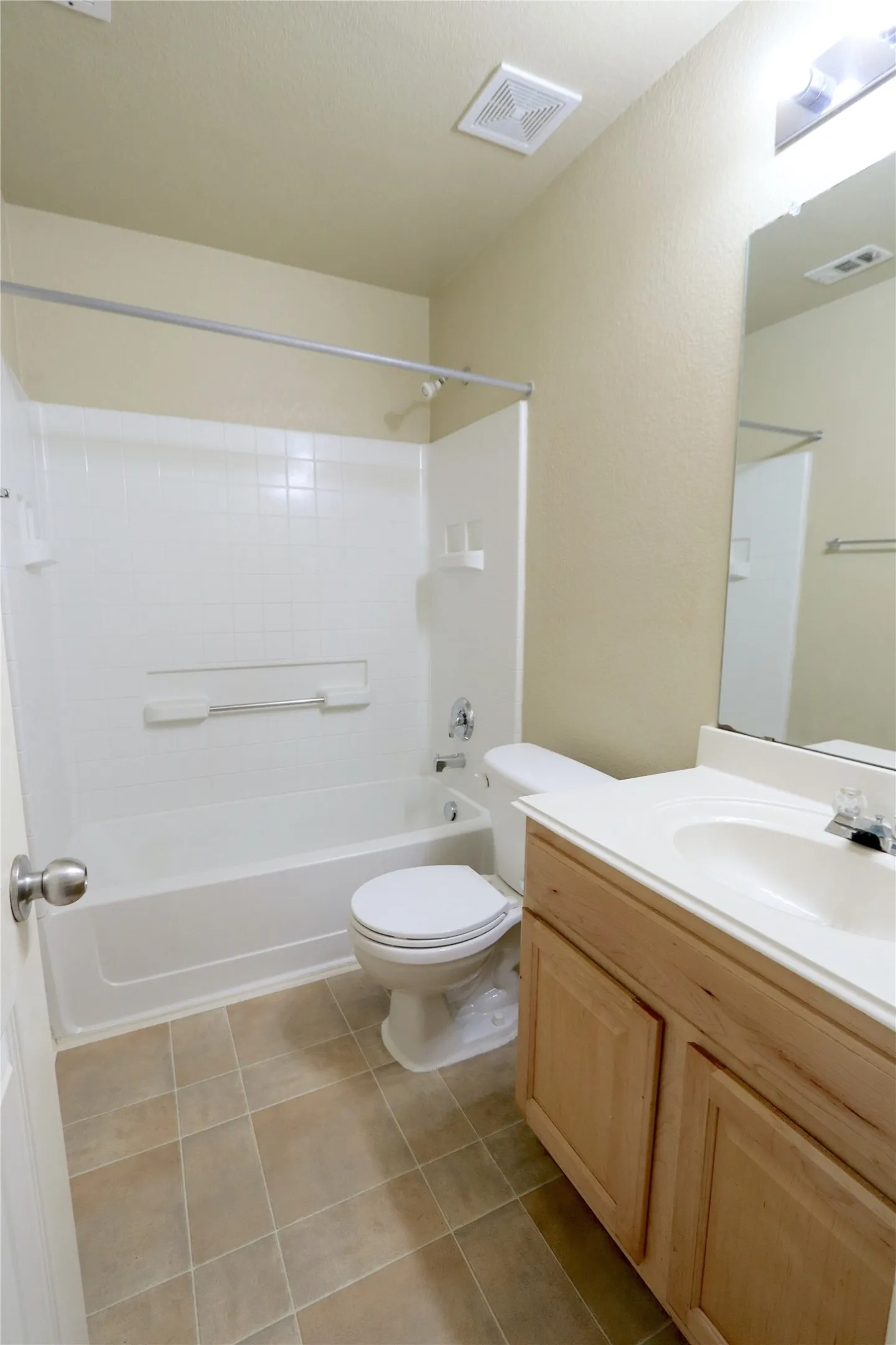 Single Family Residence For Sale in Denton County , 1000 Warbler Lane, Aubrey, Texas 76227, 4 Bedroom, 2 Bathroom, 2 Garage spaces, 2,060 Sqft, built in 2003, mls#21390435, Real Estate Agent in Aubrey, Homes For Sale in Denton county, Homes For Sale in Aubrey, Realtor in Aubrey Texas, Real Estate Brokerage Independent Realty Texas, Luminita Cordes Realtor