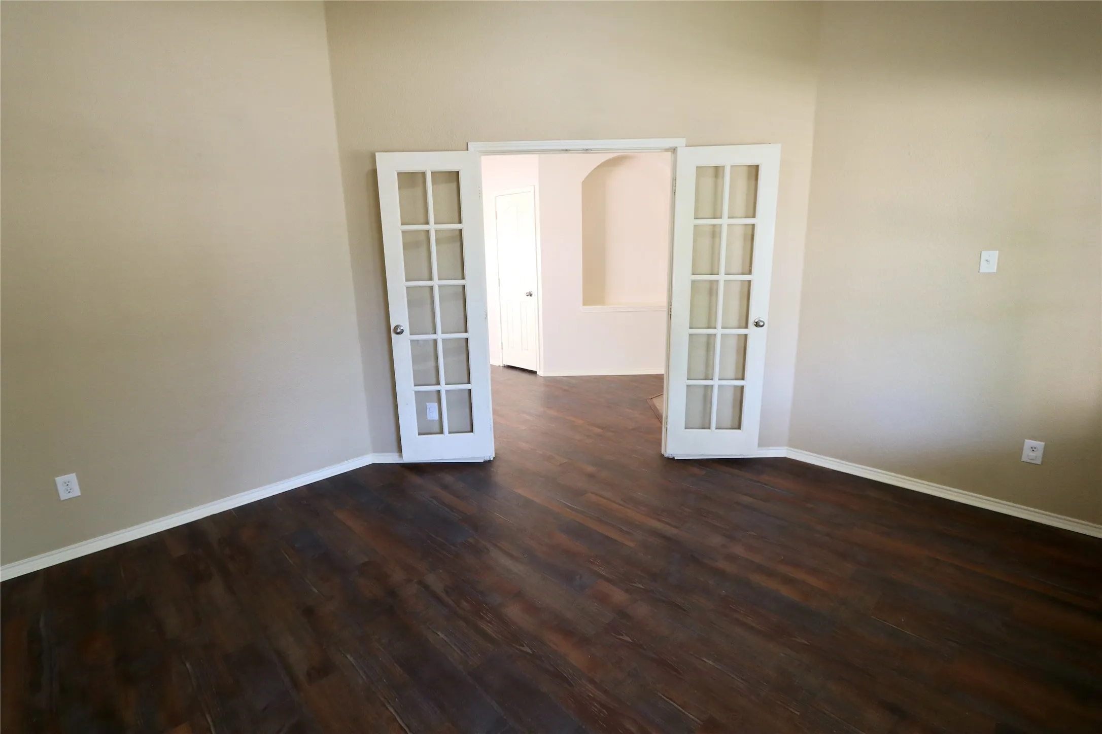 Single Family Residence For Sale in Denton County , 1000 Warbler Lane, Aubrey, Texas 76227, 4 Bedroom, 2 Bathroom, 2 Garage spaces, 2,060 Sqft, built in 2003, mls#21390435, Real Estate Agent in Aubrey, Homes For Sale in Denton county, Homes For Sale in Aubrey, Realtor in Aubrey Texas, Real Estate Brokerage Independent Realty Texas, Luminita Cordes Realtor