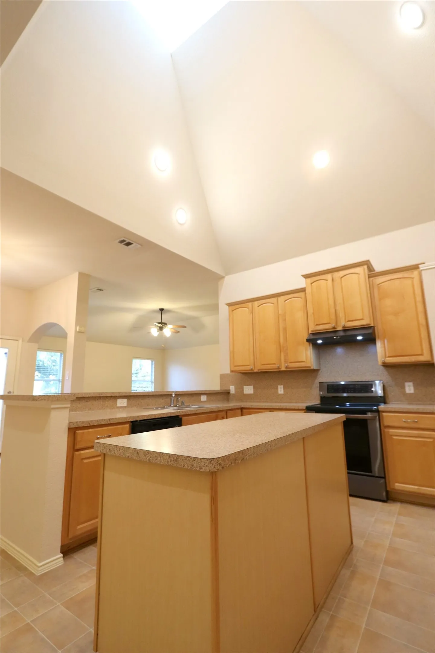 Single Family Residence For Sale in Denton County , 1000 Warbler Lane, Aubrey, Texas 76227, 4 Bedroom, 2 Bathroom, 2 Garage spaces, 2,060 Sqft, built in 2003, mls#21390435, Real Estate Agent in Aubrey, Homes For Sale in Denton county, Homes For Sale in Aubrey, Realtor in Aubrey Texas, Real Estate Brokerage Independent Realty Texas, Luminita Cordes Realtor