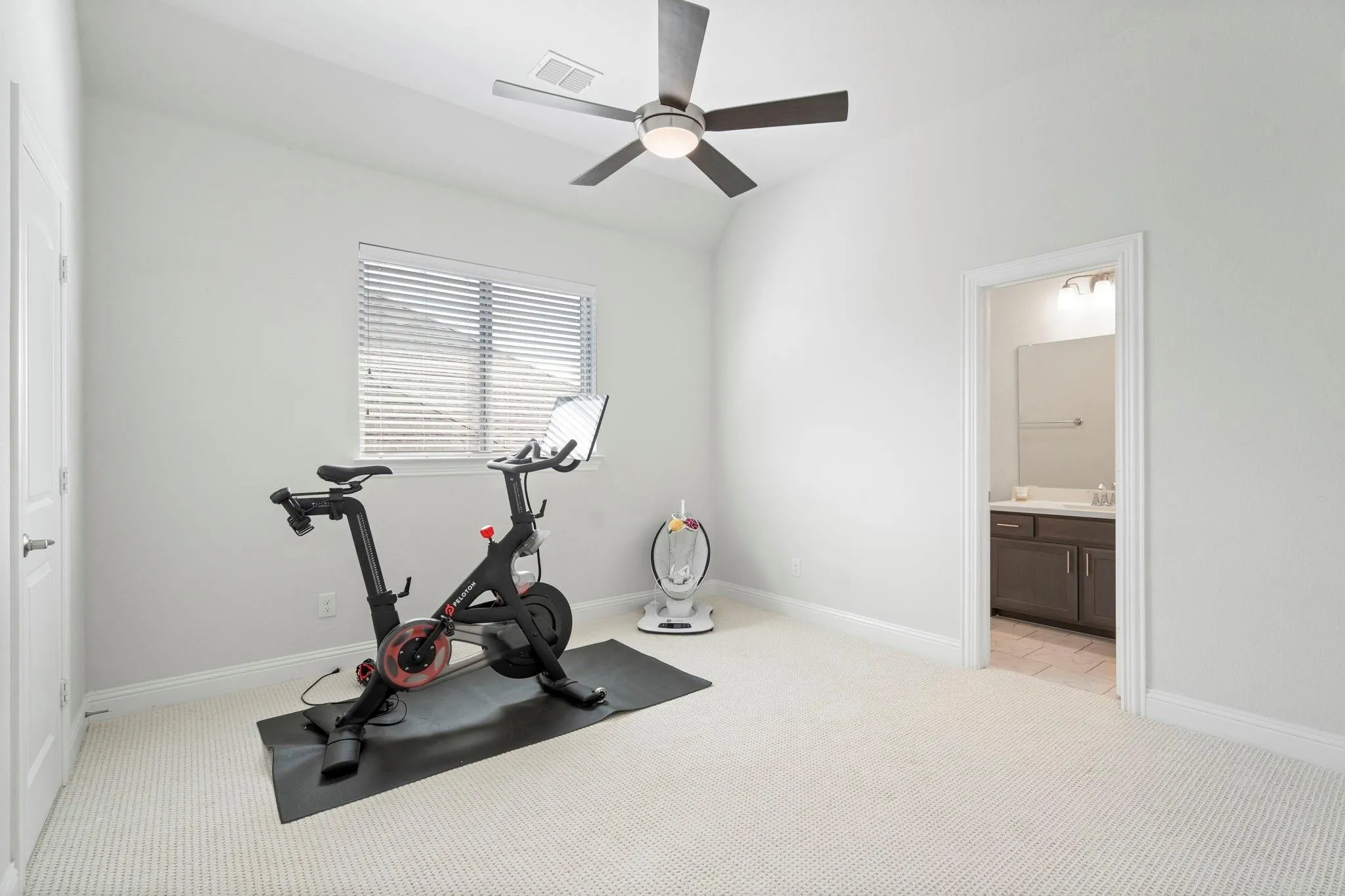 Single Family Residence For Sale in Collin County , 2713 Maverick Way, Celina, Texas 75009, 5 Bedroom, 5 Bathroom, 3 Garage spaces, 3,850 Sqft, built in 2018, mls#21387261, Real Estate Agent in Celina, Homes For Sale in Collin county, Homes For Sale in Celina, Realtor in Celina Texas, Real Estate Brokerage Independent Realty Texas, Luminita Cordes Realtor