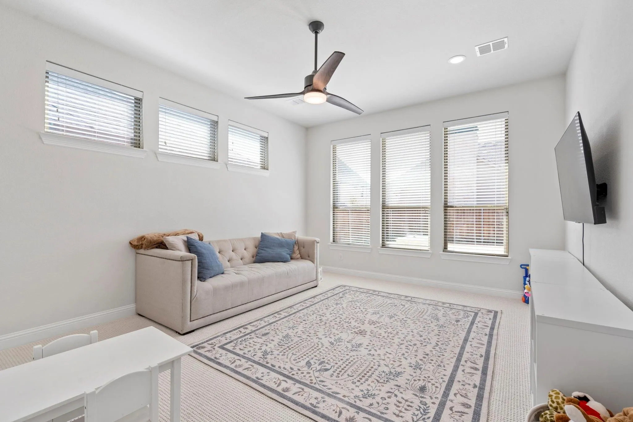 Single Family Residence For Sale in Collin County , 2713 Maverick Way, Celina, Texas 75009, 5 Bedroom, 5 Bathroom, 3 Garage spaces, 3,850 Sqft, built in 2018, mls#21387261, Real Estate Agent in Celina, Homes For Sale in Collin county, Homes For Sale in Celina, Realtor in Celina Texas, Real Estate Brokerage Independent Realty Texas, Luminita Cordes Realtor