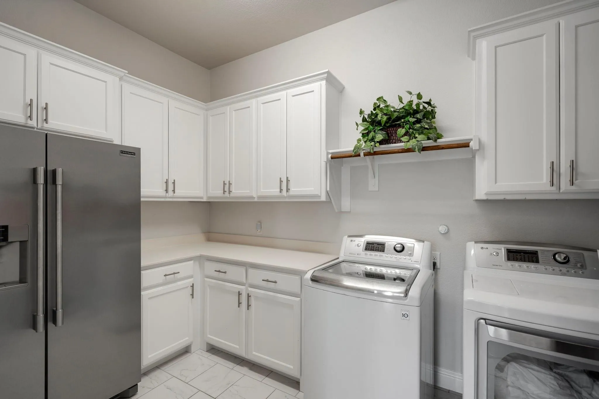 Single Family Residence For Sale in Collin County , 2713 Maverick Way, Celina, Texas 75009, 5 Bedroom, 5 Bathroom, 3 Garage spaces, 3,850 Sqft, built in 2018, mls#21387261, Real Estate Agent in Celina, Homes For Sale in Collin county, Homes For Sale in Celina, Realtor in Celina Texas, Real Estate Brokerage Independent Realty Texas, Luminita Cordes Realtor