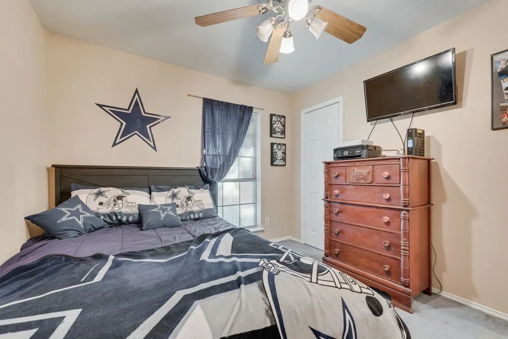 Single Family Residence For Sale in Ellis County , 134 Deborde Circle, Red Oak, Texas 75154, 3 Bedroom, 2 Bathroom, 2 Garage spaces, 1,508 Sqft, built in 1987, mls#21389174, Real Estate Agent in Red Oak, Homes For Sale in Ellis county, Homes For Sale in Red Oak, Realtor in Red Oak Texas, Real Estate Brokerage Independent Realty Texas, Luminita Cordes Realtor