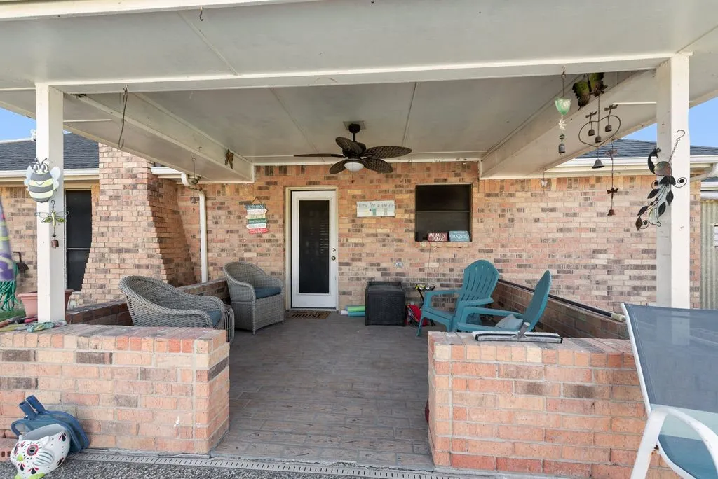 Single Family Residence For Sale in Ellis County , 134 Deborde Circle, Red Oak, Texas 75154, 3 Bedroom, 2 Bathroom, 2 Garage spaces, 1,508 Sqft, built in 1987, mls#21389174, Real Estate Agent in Red Oak, Homes For Sale in Ellis county, Homes For Sale in Red Oak, Realtor in Red Oak Texas, Real Estate Brokerage Independent Realty Texas, Luminita Cordes Realtor