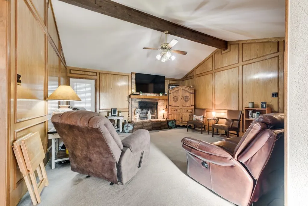 Single Family Residence For Sale in Ellis County , 134 Deborde Circle, Red Oak, Texas 75154, 3 Bedroom, 2 Bathroom, 2 Garage spaces, 1,508 Sqft, built in 1987, mls#21389174, Real Estate Agent in Red Oak, Homes For Sale in Ellis county, Homes For Sale in Red Oak, Realtor in Red Oak Texas, Real Estate Brokerage Independent Realty Texas, Luminita Cordes Realtor