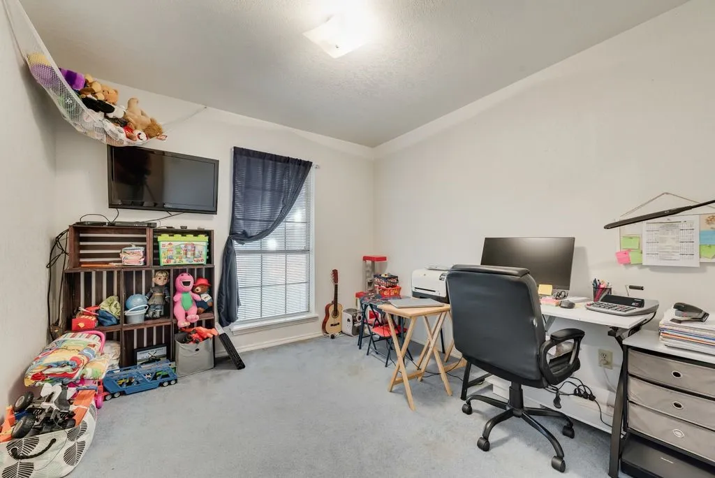 Single Family Residence For Sale in Ellis County , 134 Deborde Circle, Red Oak, Texas 75154, 3 Bedroom, 2 Bathroom, 2 Garage spaces, 1,508 Sqft, built in 1987, mls#21389174, Real Estate Agent in Red Oak, Homes For Sale in Ellis county, Homes For Sale in Red Oak, Realtor in Red Oak Texas, Real Estate Brokerage Independent Realty Texas, Luminita Cordes Realtor