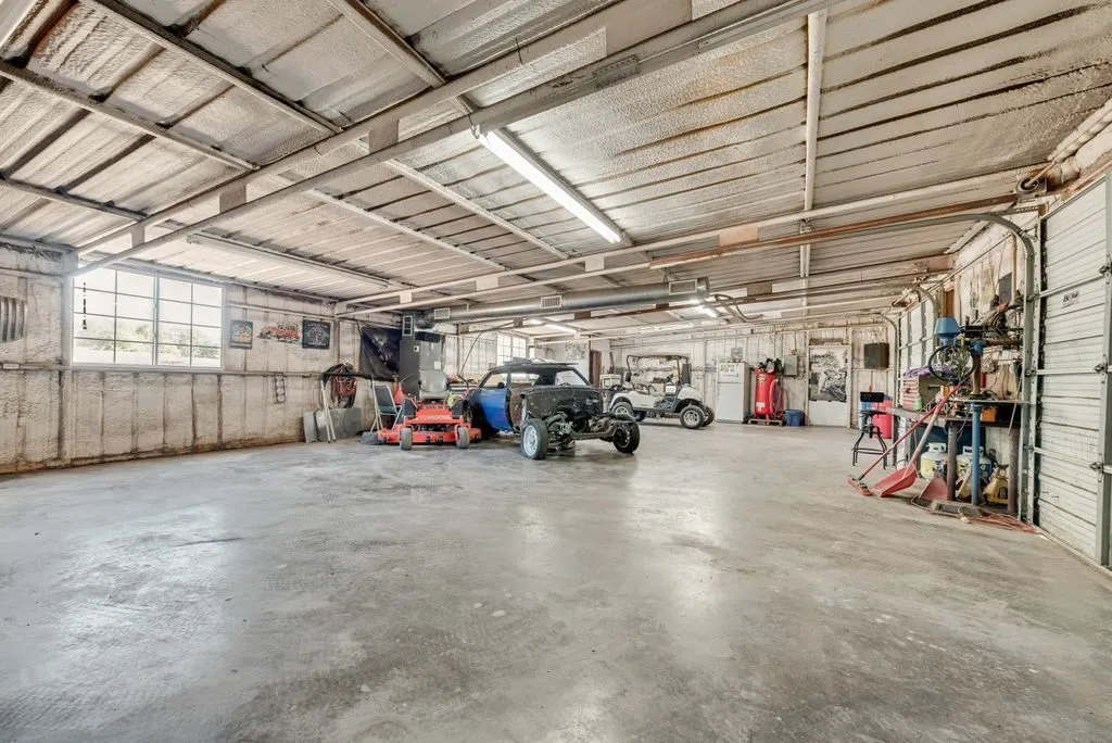 Single Family Residence For Sale in Ellis County , 134 Deborde Circle, Red Oak, Texas 75154, 3 Bedroom, 2 Bathroom, 2 Garage spaces, 1,508 Sqft, built in 1987, mls#21389174, Real Estate Agent in Red Oak, Homes For Sale in Ellis county, Homes For Sale in Red Oak, Realtor in Red Oak Texas, Real Estate Brokerage Independent Realty Texas, Luminita Cordes Realtor