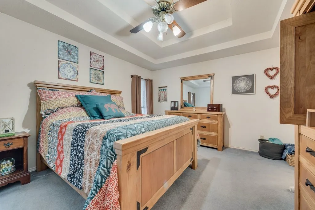 Single Family Residence For Sale in Ellis County , 134 Deborde Circle, Red Oak, Texas 75154, 3 Bedroom, 2 Bathroom, 2 Garage spaces, 1,508 Sqft, built in 1987, mls#21389174, Real Estate Agent in Red Oak, Homes For Sale in Ellis county, Homes For Sale in Red Oak, Realtor in Red Oak Texas, Real Estate Brokerage Independent Realty Texas, Luminita Cordes Realtor