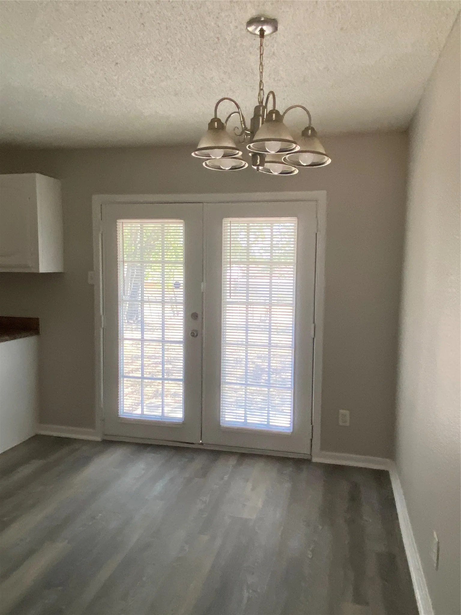 Single Family Residence For Rent in Dallas County , 7120 Waycrest Drive, Dallas, Texas 75232, 3 Bedroom, 2 Bathroom, 1 Garage spaces, 1,228 Sqft, built in 1955, mls#21390500, Real Estate Agent in Dallas, Homes For Rent in Dallas county, Homes For Rent in Dallas, Realtor in Dallas Texas, Real Estate Brokerage Independent Realty Texas, Luminita Cordes Realtor