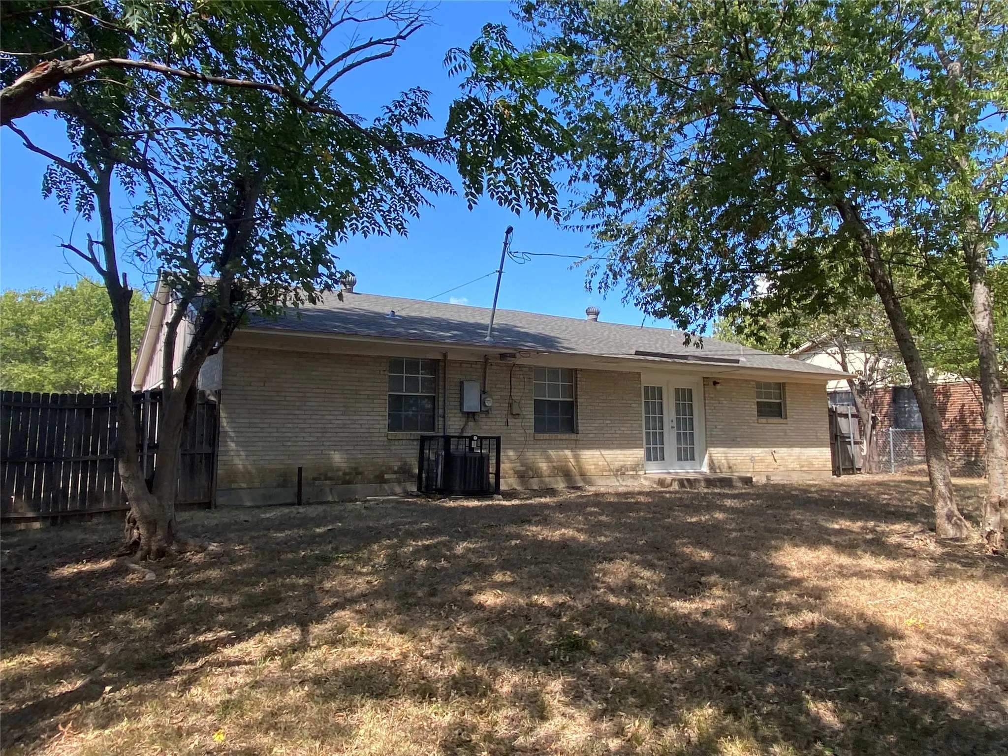 Single Family Residence For Rent in Dallas County , 7120 Waycrest Drive, Dallas, Texas 75232, 3 Bedroom, 2 Bathroom, 1 Garage spaces, 1,228 Sqft, built in 1955, mls#21390500, Real Estate Agent in Dallas, Homes For Rent in Dallas county, Homes For Rent in Dallas, Realtor in Dallas Texas, Real Estate Brokerage Independent Realty Texas, Luminita Cordes Realtor