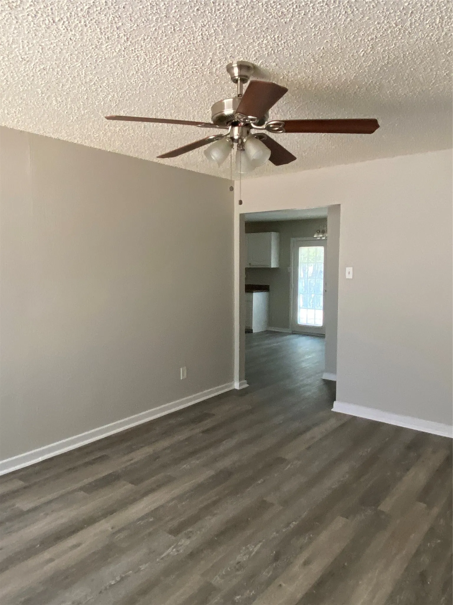 Single Family Residence For Rent in Dallas County , 7120 Waycrest Drive, Dallas, Texas 75232, 3 Bedroom, 2 Bathroom, 1 Garage spaces, 1,228 Sqft, built in 1955, mls#21390500, Real Estate Agent in Dallas, Homes For Rent in Dallas county, Homes For Rent in Dallas, Realtor in Dallas Texas, Real Estate Brokerage Independent Realty Texas, Luminita Cordes Realtor