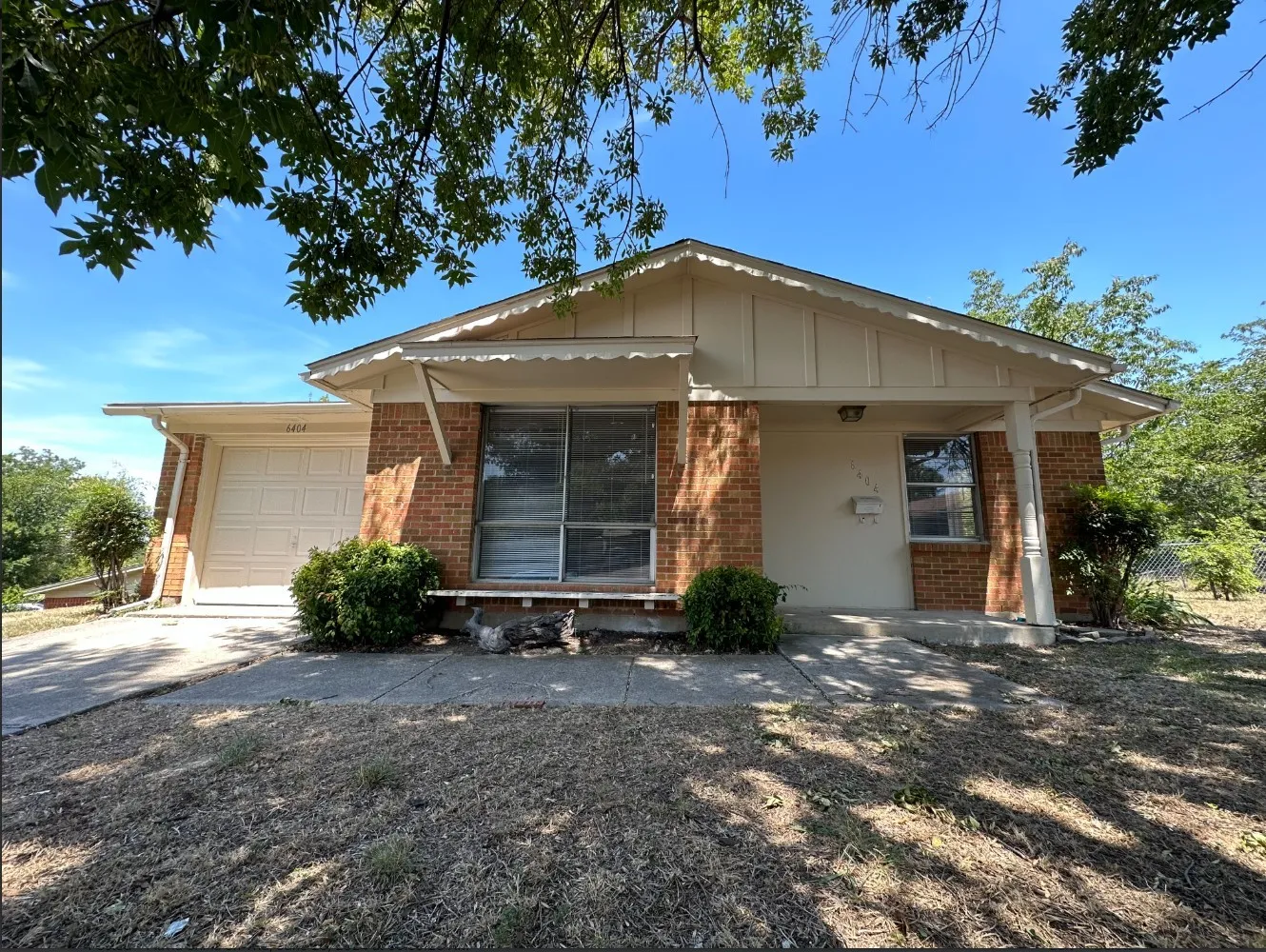 Single Family Residence For Rent