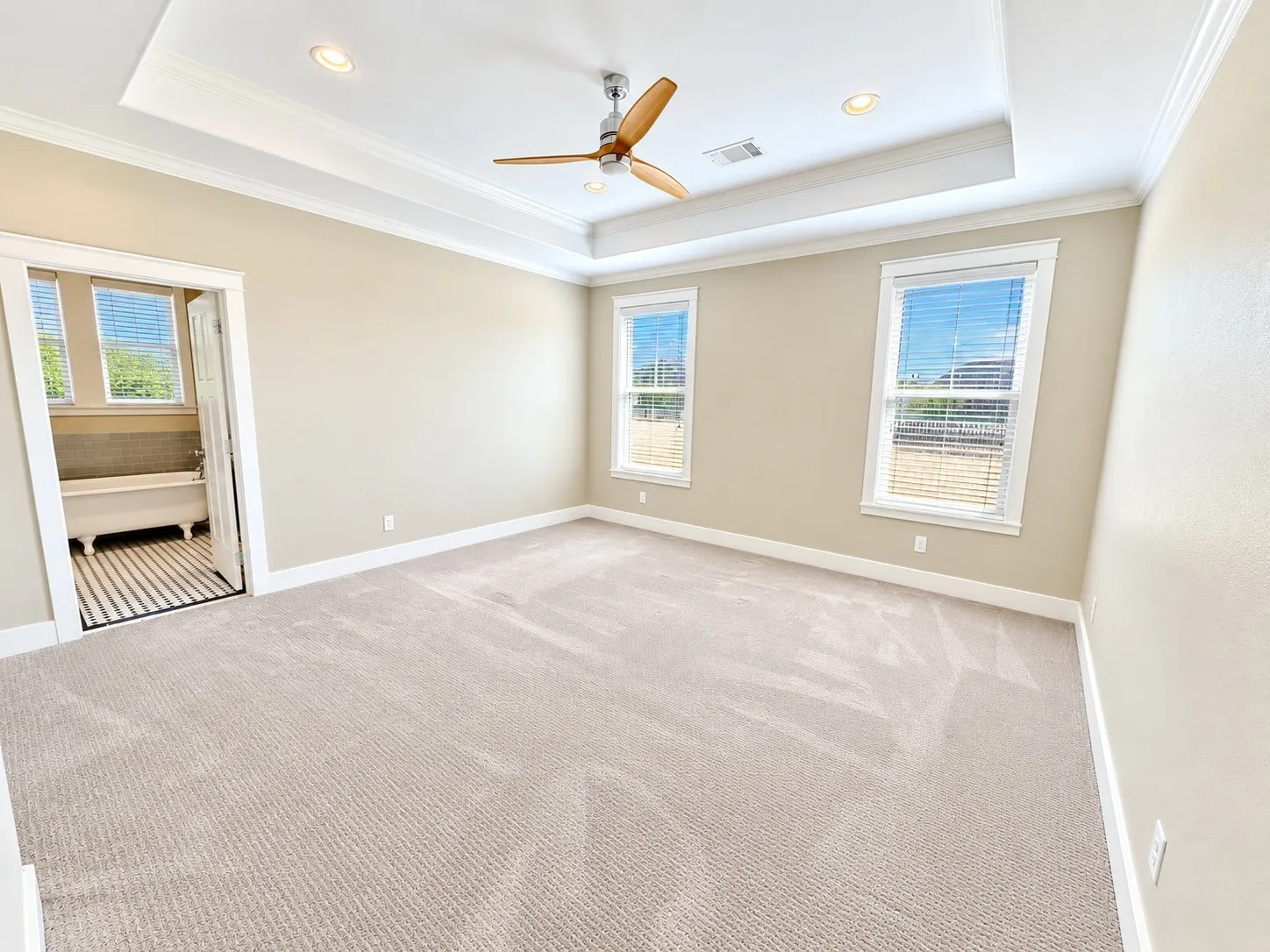 Single Family Residence For Sale in Cooke County , 916 N Mesquite Street, Muenster, Texas 76252, 3 Bedroom, 3 Bathroom, 3 Garage spaces, 2,548 Sqft, built in 2016, mls#21390506, Real Estate Agent in Muenster, Homes For Sale in Cooke county, Homes For Sale in Muenster, Realtor in Muenster Texas, Real Estate Brokerage Independent Realty Texas, Luminita Cordes Realtor