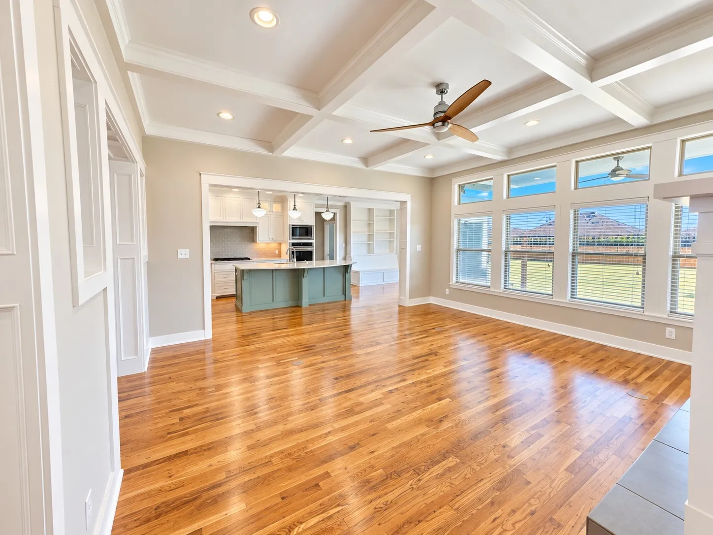 Single Family Residence For Sale in Cooke County , 916 N Mesquite Street, Muenster, Texas 76252, 3 Bedroom, 3 Bathroom, 3 Garage spaces, 2,548 Sqft, built in 2016, mls#21390506, Real Estate Agent in Muenster, Homes For Sale in Cooke county, Homes For Sale in Muenster, Realtor in Muenster Texas, Real Estate Brokerage Independent Realty Texas, Luminita Cordes Realtor