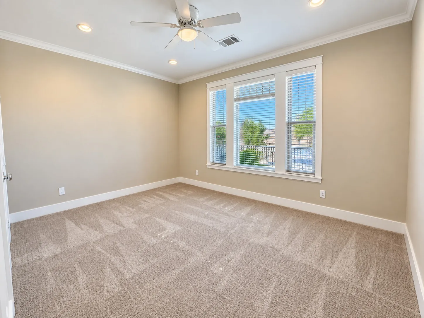 Single Family Residence For Sale in Cooke County , 916 N Mesquite Street, Muenster, Texas 76252, 3 Bedroom, 3 Bathroom, 3 Garage spaces, 2,548 Sqft, built in 2016, mls#21390506, Real Estate Agent in Muenster, Homes For Sale in Cooke county, Homes For Sale in Muenster, Realtor in Muenster Texas, Real Estate Brokerage Independent Realty Texas, Luminita Cordes Realtor
