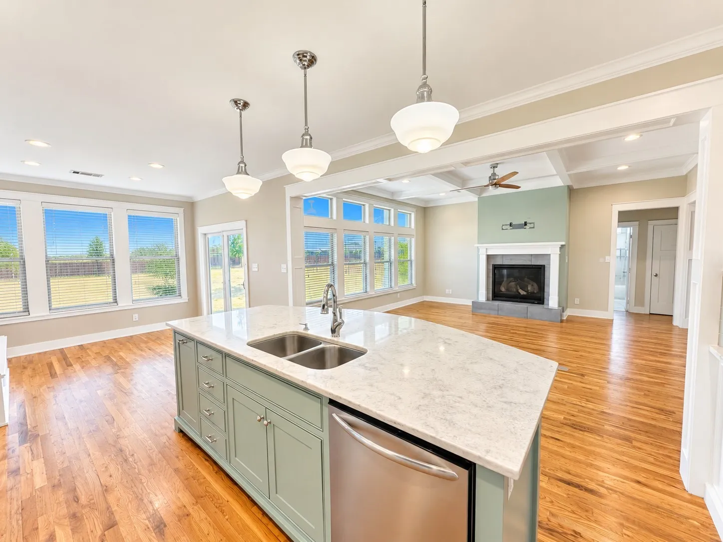 Single Family Residence For Sale in Cooke County , 916 N Mesquite Street, Muenster, Texas 76252, 3 Bedroom, 3 Bathroom, 3 Garage spaces, 2,548 Sqft, built in 2016, mls#21390506, Real Estate Agent in Muenster, Homes For Sale in Cooke county, Homes For Sale in Muenster, Realtor in Muenster Texas, Real Estate Brokerage Independent Realty Texas, Luminita Cordes Realtor