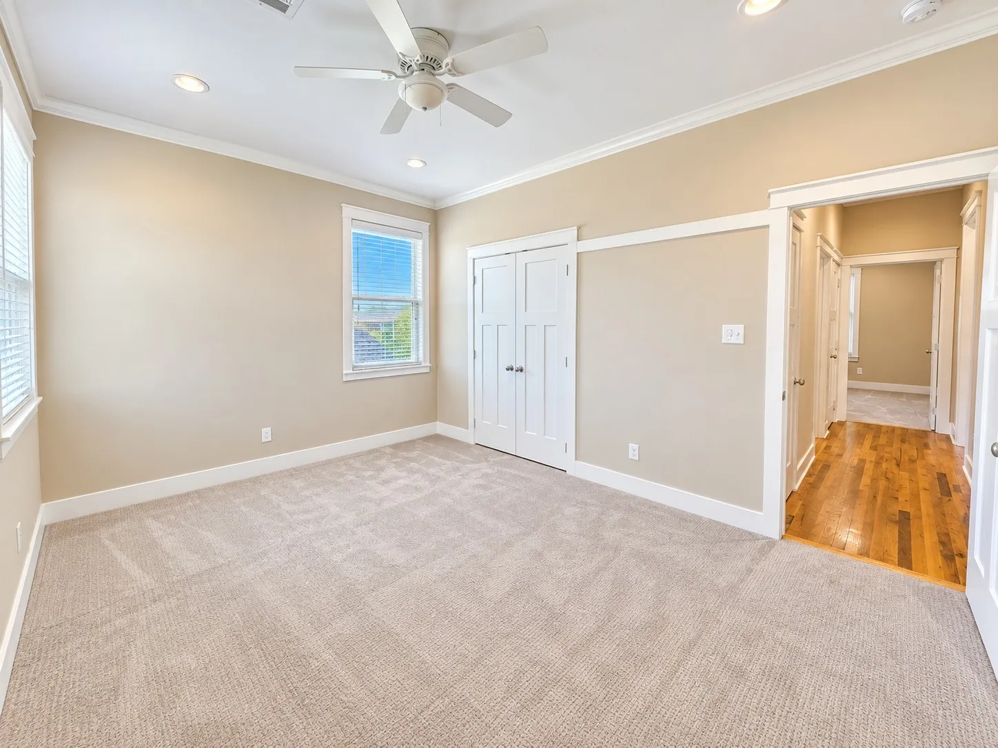 Single Family Residence For Sale in Cooke County , 916 N Mesquite Street, Muenster, Texas 76252, 3 Bedroom, 3 Bathroom, 3 Garage spaces, 2,548 Sqft, built in 2016, mls#21390506, Real Estate Agent in Muenster, Homes For Sale in Cooke county, Homes For Sale in Muenster, Realtor in Muenster Texas, Real Estate Brokerage Independent Realty Texas, Luminita Cordes Realtor