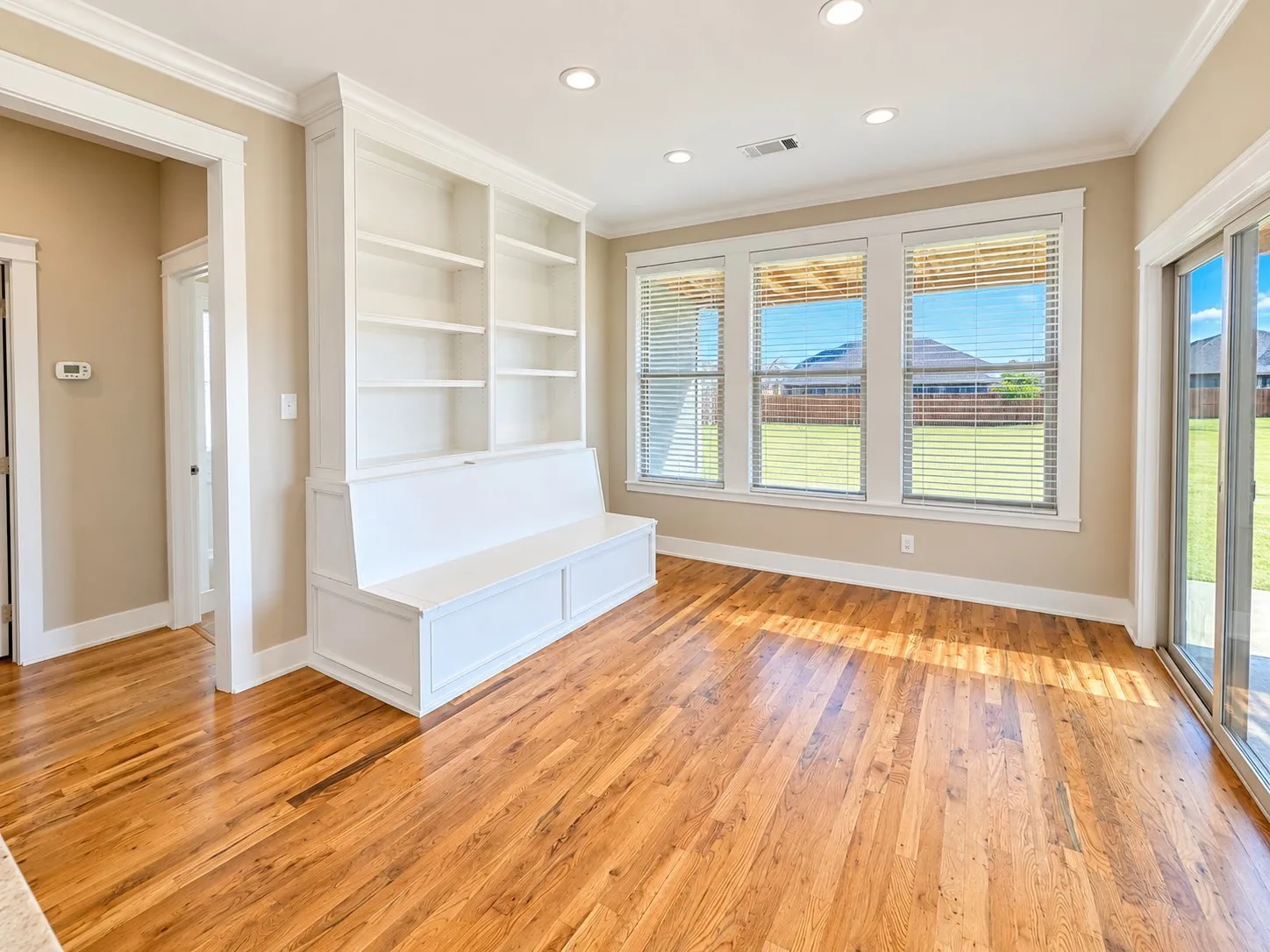 Single Family Residence For Sale in Cooke County , 916 N Mesquite Street, Muenster, Texas 76252, 3 Bedroom, 3 Bathroom, 3 Garage spaces, 2,548 Sqft, built in 2016, mls#21390506, Real Estate Agent in Muenster, Homes For Sale in Cooke county, Homes For Sale in Muenster, Realtor in Muenster Texas, Real Estate Brokerage Independent Realty Texas, Luminita Cordes Realtor
