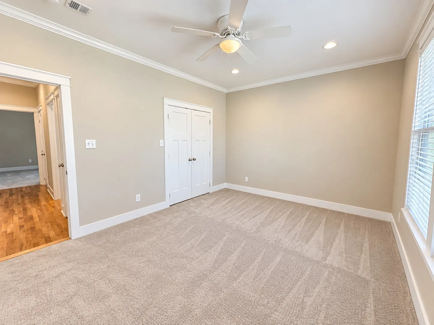 Single Family Residence For Sale in Cooke County , 916 N Mesquite Street, Muenster, Texas 76252, 3 Bedroom, 3 Bathroom, 3 Garage spaces, 2,548 Sqft, built in 2016, mls#21390506, Real Estate Agent in Muenster, Homes For Sale in Cooke county, Homes For Sale in Muenster, Realtor in Muenster Texas, Real Estate Brokerage Independent Realty Texas, Luminita Cordes Realtor