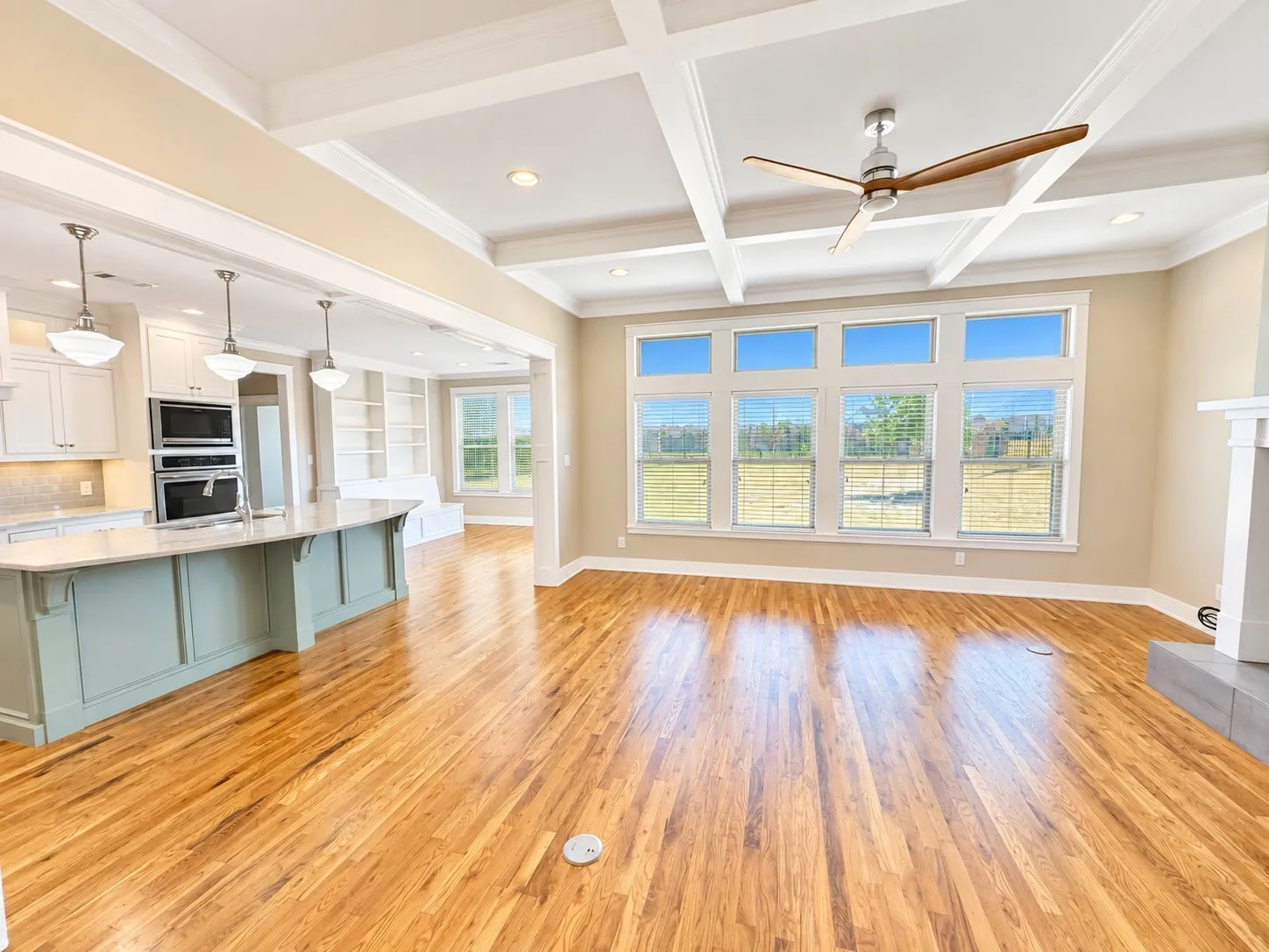 Single Family Residence For Sale in Cooke County , 916 N Mesquite Street, Muenster, Texas 76252, 3 Bedroom, 3 Bathroom, 3 Garage spaces, 2,548 Sqft, built in 2016, mls#21390506, Real Estate Agent in Muenster, Homes For Sale in Cooke county, Homes For Sale in Muenster, Realtor in Muenster Texas, Real Estate Brokerage Independent Realty Texas, Luminita Cordes Realtor