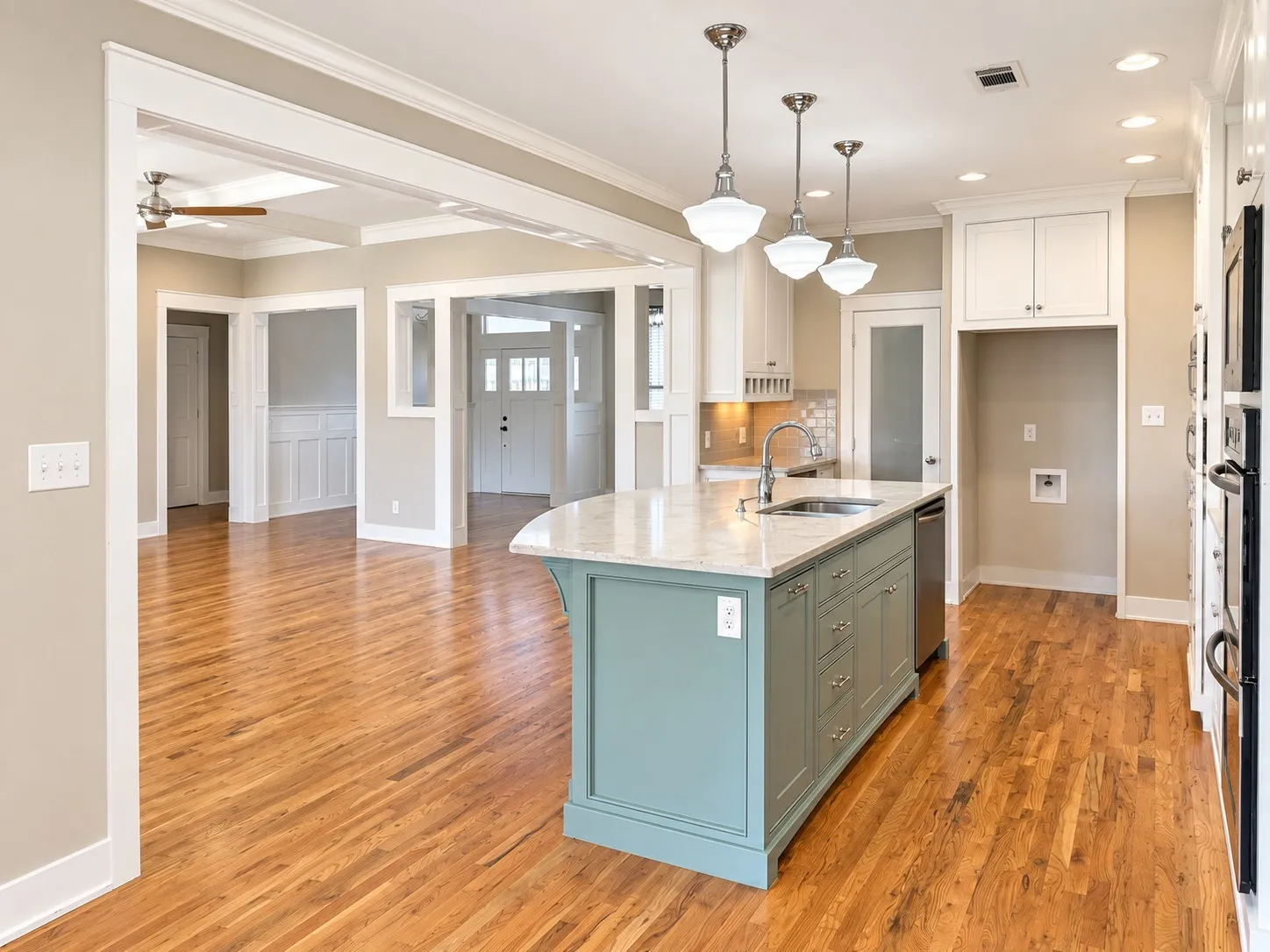 Single Family Residence For Sale in Cooke County , 916 N Mesquite Street, Muenster, Texas 76252, 3 Bedroom, 3 Bathroom, 3 Garage spaces, 2,548 Sqft, built in 2016, mls#21390506, Real Estate Agent in Muenster, Homes For Sale in Cooke county, Homes For Sale in Muenster, Realtor in Muenster Texas, Real Estate Brokerage Independent Realty Texas, Luminita Cordes Realtor