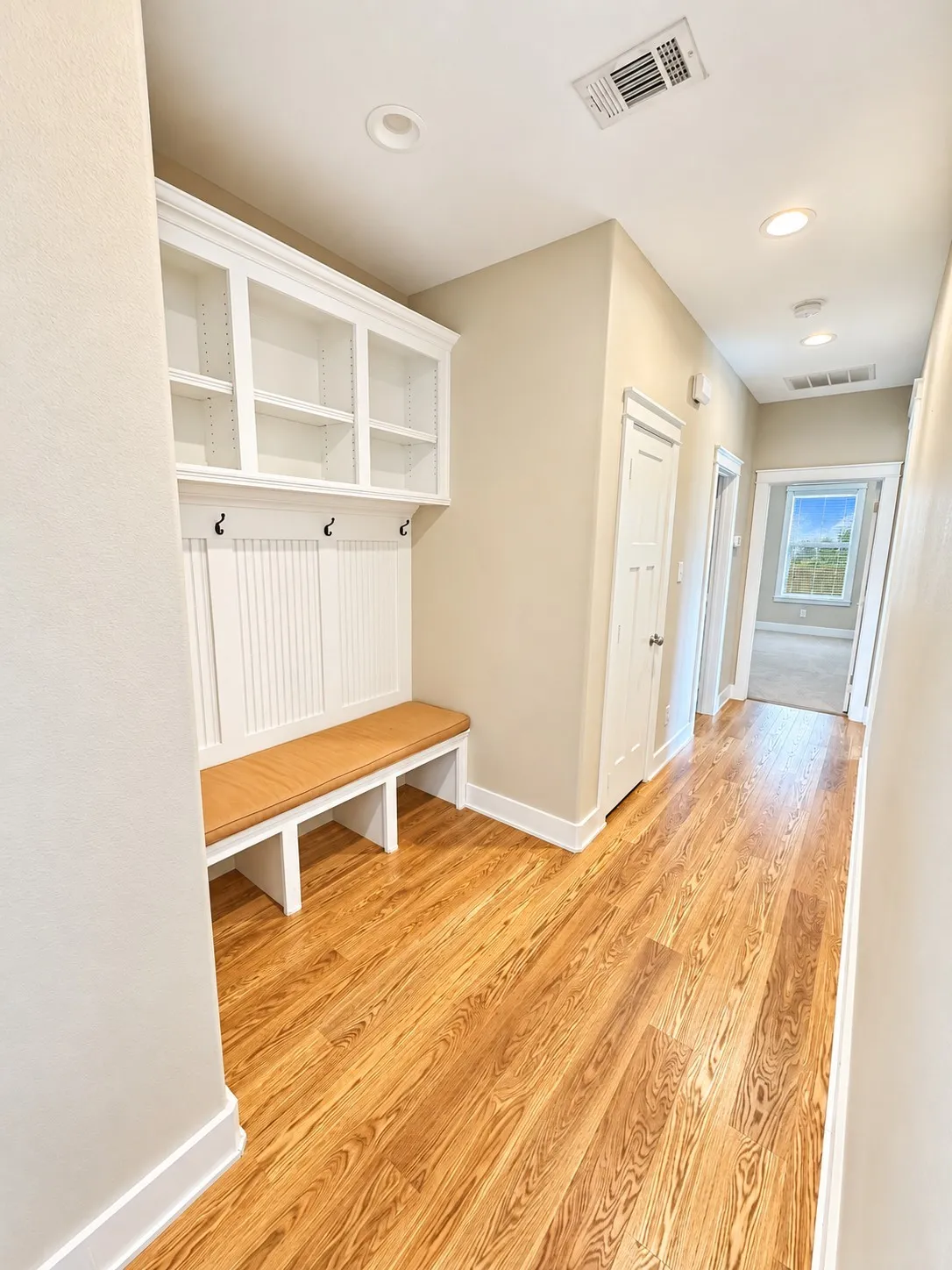 Single Family Residence For Sale in Cooke County , 916 N Mesquite Street, Muenster, Texas 76252, 3 Bedroom, 3 Bathroom, 3 Garage spaces, 2,548 Sqft, built in 2016, mls#21390506, Real Estate Agent in Muenster, Homes For Sale in Cooke county, Homes For Sale in Muenster, Realtor in Muenster Texas, Real Estate Brokerage Independent Realty Texas, Luminita Cordes Realtor