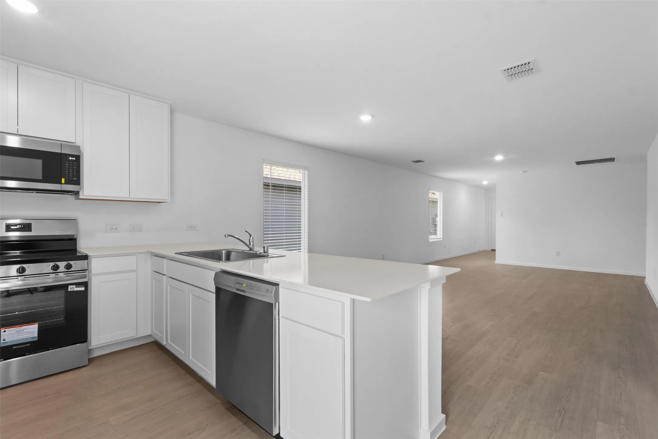 Single Family Residence For Rent in Collin County , 615 Kinglet Lane, Princeton, Texas 75407, 3 Bedroom, 2 Bathroom, 2 Garage spaces, 1,411 Sqft, built in 2026, mls#21390508, Real Estate Agent in Princeton, Homes For Rent in Collin county, Homes For Rent in Princeton, Realtor in Princeton Texas, Real Estate Brokerage Independent Realty Texas, Luminita Cordes Realtor