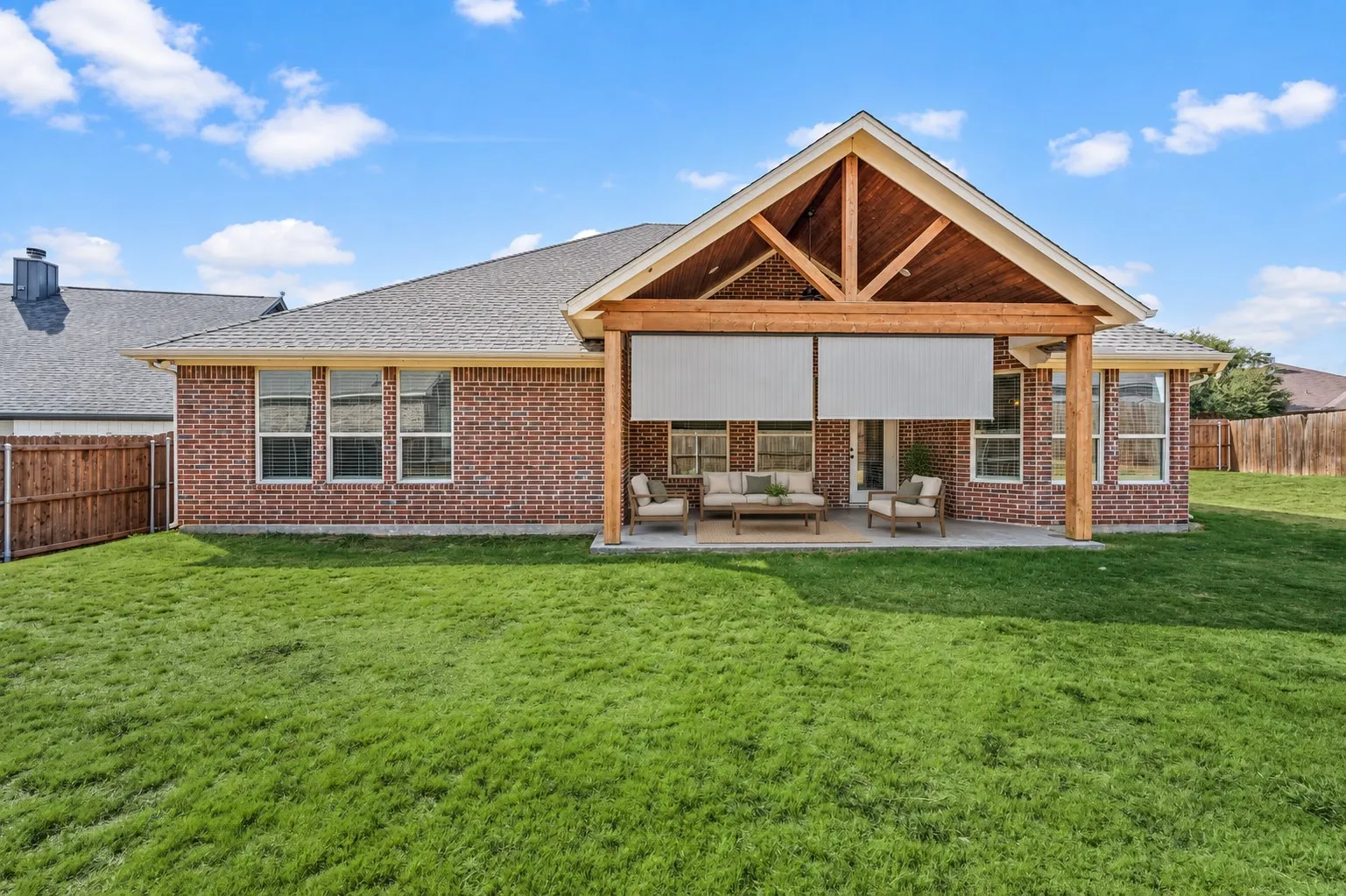 Single Family Residence For Sale in Hood County , 5002 Wearing Way Drive, Granbury, Texas 76049, 3 Bedroom, 2 Bathroom, 2 Garage spaces, 2,030 Sqft, built in 2021, mls#21390374, Real Estate Agent in Granbury, Homes For Sale in Hood county, Homes For Sale in Granbury, Realtor in Granbury Texas, Real Estate Brokerage Independent Realty Texas, Luminita Cordes Realtor