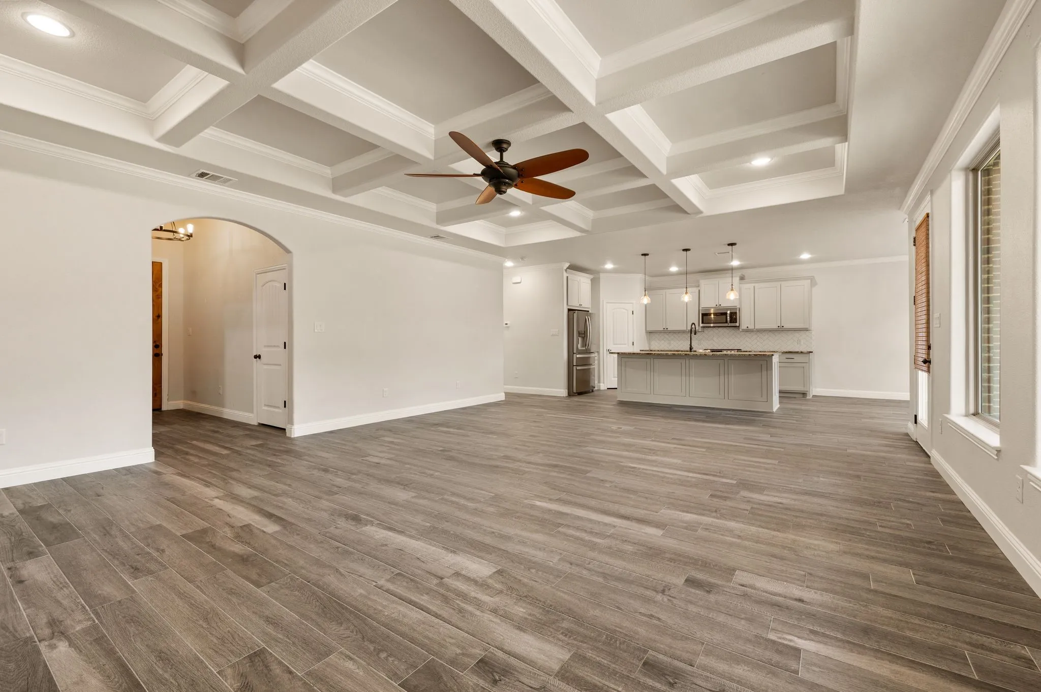 Single Family Residence For Sale in Hood County , 5002 Wearing Way Drive, Granbury, Texas 76049, 3 Bedroom, 2 Bathroom, 2 Garage spaces, 2,030 Sqft, built in 2021, mls#21390374, Real Estate Agent in Granbury, Homes For Sale in Hood county, Homes For Sale in Granbury, Realtor in Granbury Texas, Real Estate Brokerage Independent Realty Texas, Luminita Cordes Realtor