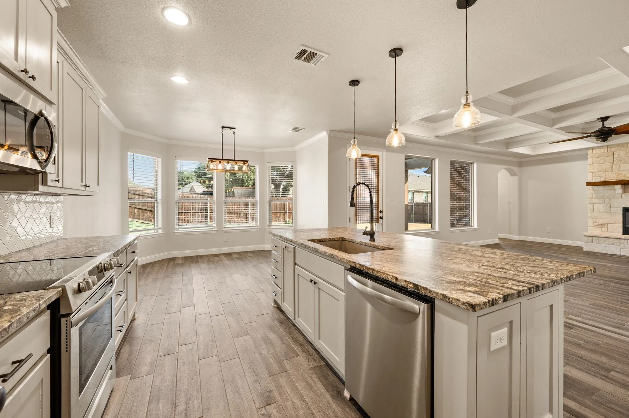 Single Family Residence For Sale in Hood County , 5002 Wearing Way Drive, Granbury, Texas 76049, 3 Bedroom, 2 Bathroom, 2 Garage spaces, 2,030 Sqft, built in 2021, mls#21390374, Real Estate Agent in Granbury, Homes For Sale in Hood county, Homes For Sale in Granbury, Realtor in Granbury Texas, Real Estate Brokerage Independent Realty Texas, Luminita Cordes Realtor