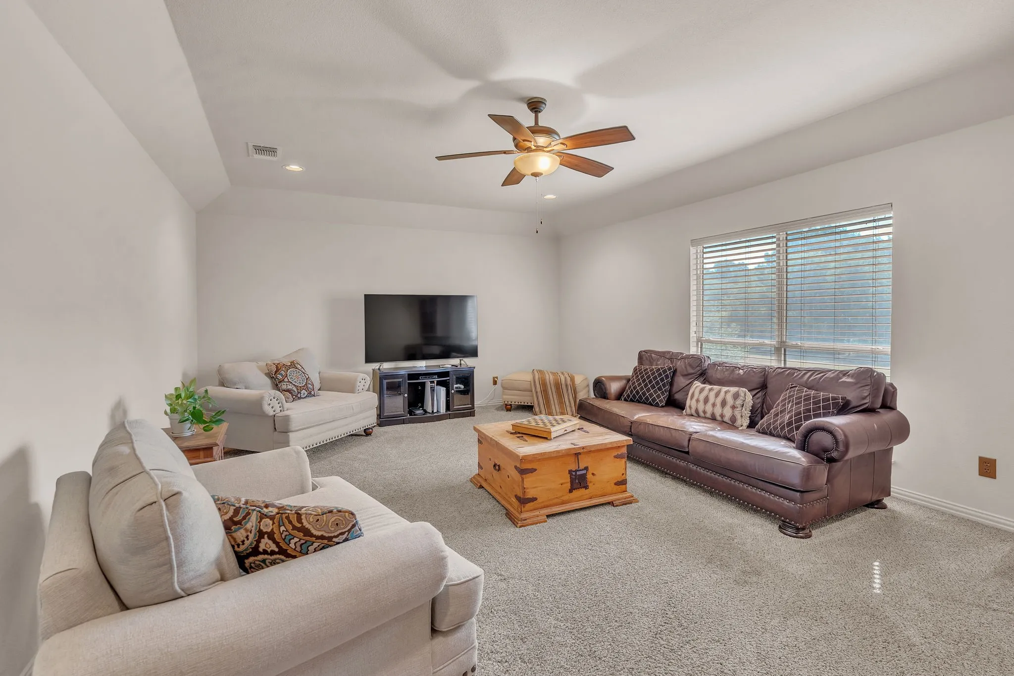 Single Family Residence For Sale in Parker County , 173 Cattlebaron Parc Drive, Fort Worth, Texas 76108, 4 Bedroom, 3 Bathroom, 3 Garage spaces, 3,745 Sqft, built in 1998, mls#21388868, Real Estate Agent in Fort Worth, Homes For Sale in Parker county, Homes For Sale in Fort Worth, Realtor in Fort Worth Texas, Real Estate Brokerage Independent Realty Texas, Luminita Cordes Realtor