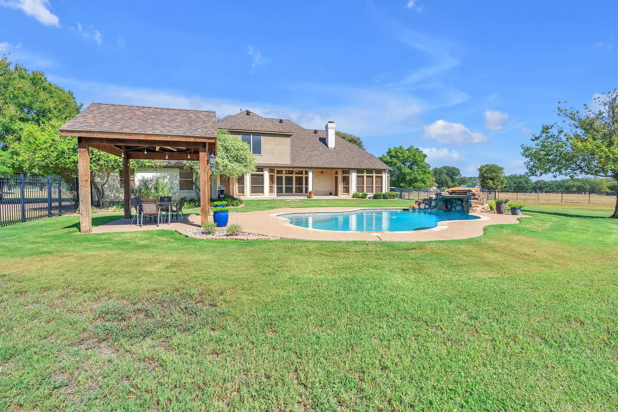 Single Family Residence For Sale in Parker County , 173 Cattlebaron Parc Drive, Fort Worth, Texas 76108, 4 Bedroom, 3 Bathroom, 3 Garage spaces, 3,745 Sqft, built in 1998, mls#21388868, Real Estate Agent in Fort Worth, Homes For Sale in Parker county, Homes For Sale in Fort Worth, Realtor in Fort Worth Texas, Real Estate Brokerage Independent Realty Texas, Luminita Cordes Realtor