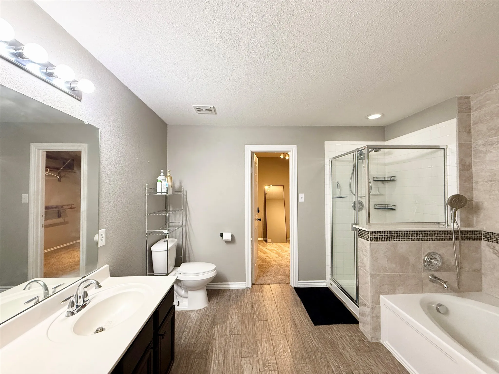 Single Family Residence For Rent in Denton County , 1930 Bishop Hill, Little Elm, Texas 75036, 3 Bedroom, 3 Bathroom, 2 Garage spaces, 2,950 Sqft, built in 2004, mls#21390514, Real Estate Agent in Little Elm, Homes For Rent in Denton county, Homes For Rent in Little Elm, Realtor in Little Elm Texas, Real Estate Brokerage Independent Realty Texas, Luminita Cordes Realtor