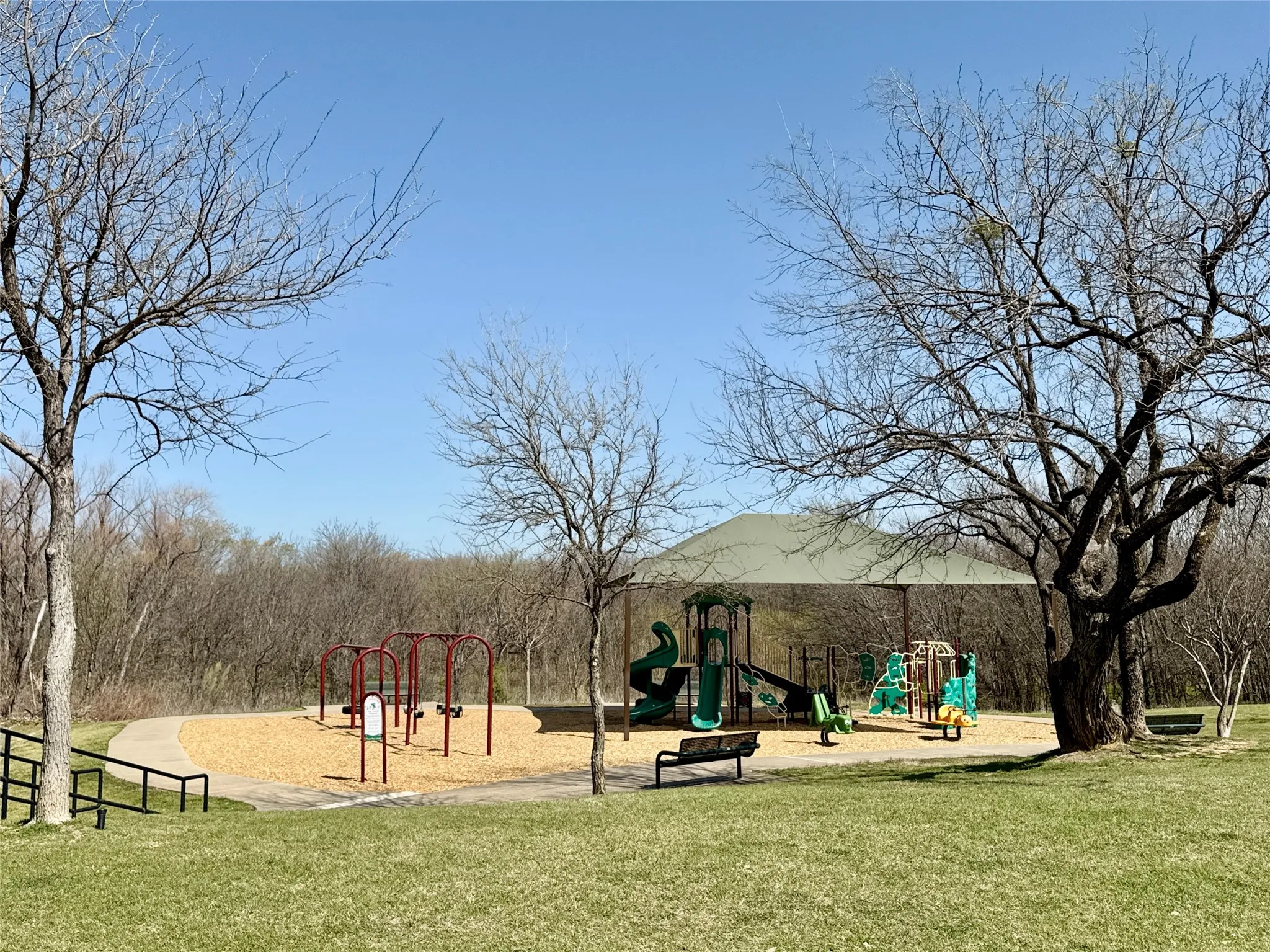 Single Family Residence For Rent in Denton County , 1930 Bishop Hill, Little Elm, Texas 75036, 3 Bedroom, 3 Bathroom, 2 Garage spaces, 2,950 Sqft, built in 2004, mls#21390514, Real Estate Agent in Little Elm, Homes For Rent in Denton county, Homes For Rent in Little Elm, Realtor in Little Elm Texas, Real Estate Brokerage Independent Realty Texas, Luminita Cordes Realtor