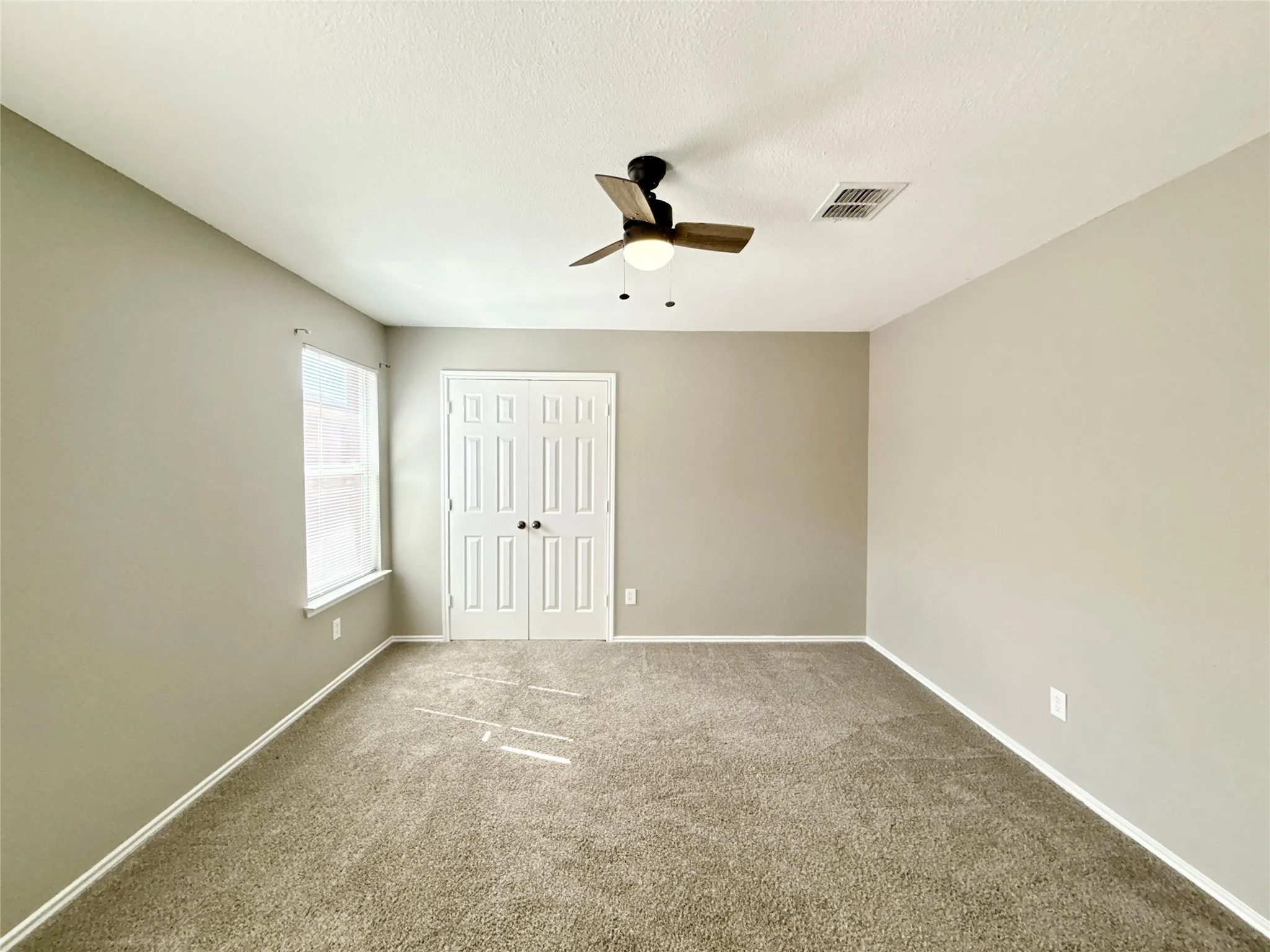 Single Family Residence For Rent in Denton County , 1930 Bishop Hill, Little Elm, Texas 75036, 3 Bedroom, 3 Bathroom, 2 Garage spaces, 2,950 Sqft, built in 2004, mls#21390514, Real Estate Agent in Little Elm, Homes For Rent in Denton county, Homes For Rent in Little Elm, Realtor in Little Elm Texas, Real Estate Brokerage Independent Realty Texas, Luminita Cordes Realtor