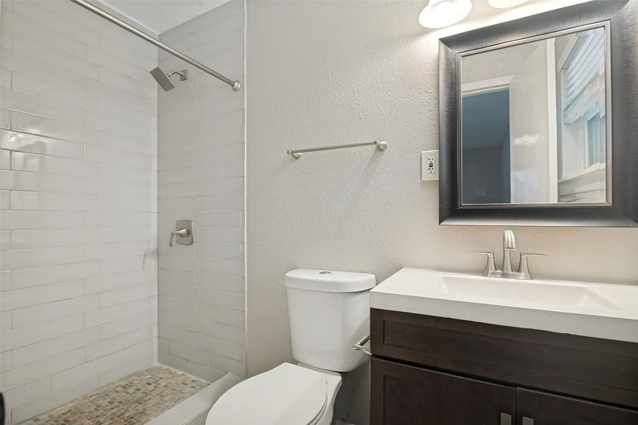 Single Family Residence For Rent in Dallas County , 7315 Rutgers Drive, Dallas, Texas 75214, 3 Bedroom, 2 Bathroom, 1 Garage spaces, 1,394 Sqft, built in 1958, mls#21390515, Real Estate Agent in Dallas, Homes For Rent in Dallas county, Homes For Rent in Dallas, Realtor in Dallas Texas, Real Estate Brokerage Independent Realty Texas, Luminita Cordes Realtor