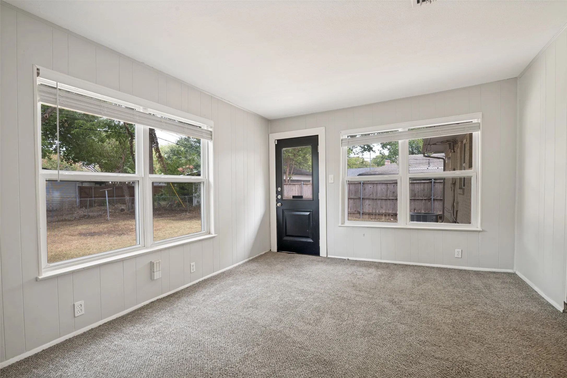 Single Family Residence For Rent in Dallas County , 7315 Rutgers Drive, Dallas, Texas 75214, 3 Bedroom, 2 Bathroom, 1 Garage spaces, 1,394 Sqft, built in 1958, mls#21390515, Real Estate Agent in Dallas, Homes For Rent in Dallas county, Homes For Rent in Dallas, Realtor in Dallas Texas, Real Estate Brokerage Independent Realty Texas, Luminita Cordes Realtor