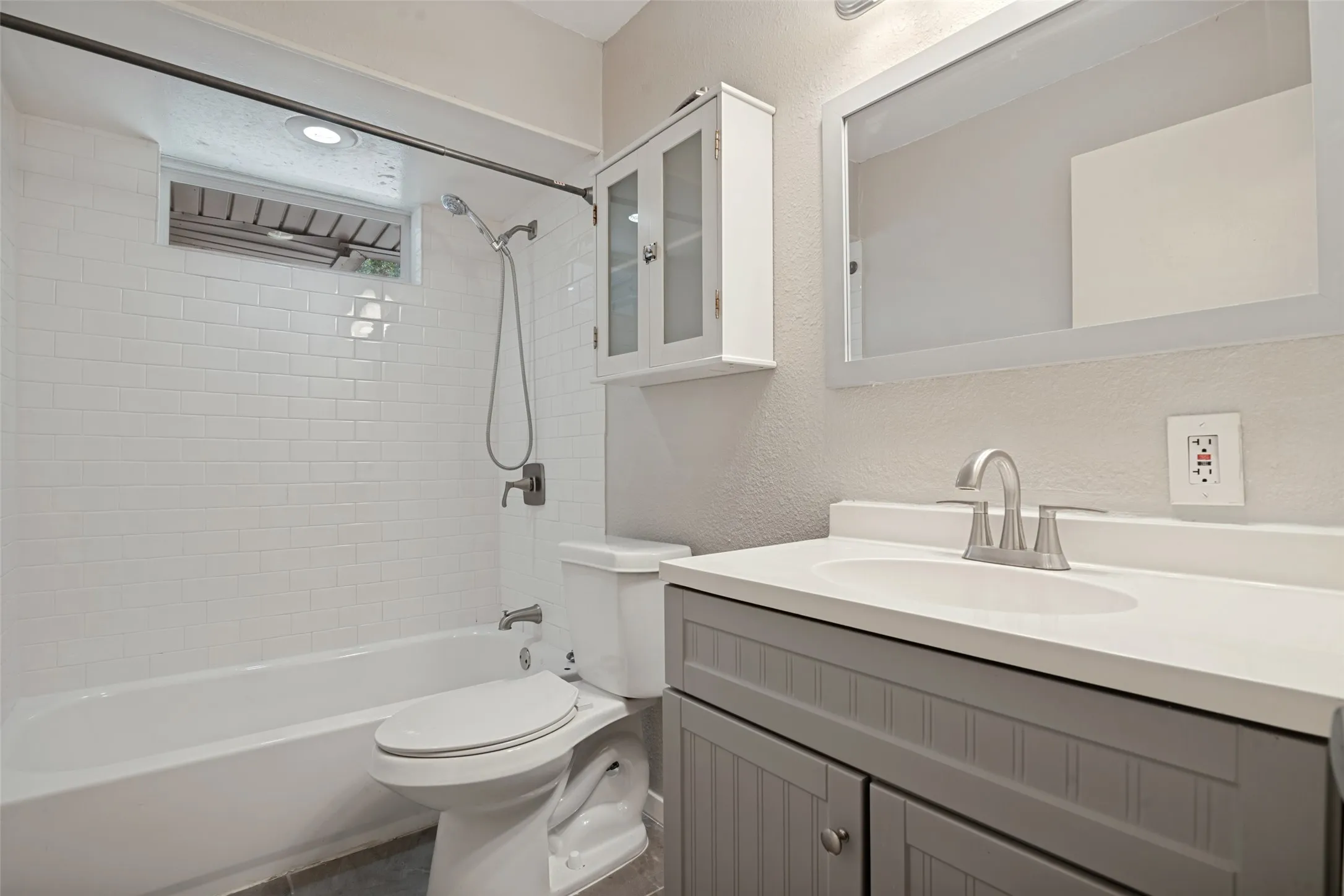Single Family Residence For Rent in Dallas County , 7315 Rutgers Drive, Dallas, Texas 75214, 3 Bedroom, 2 Bathroom, 1 Garage spaces, 1,394 Sqft, built in 1958, mls#21390515, Real Estate Agent in Dallas, Homes For Rent in Dallas county, Homes For Rent in Dallas, Realtor in Dallas Texas, Real Estate Brokerage Independent Realty Texas, Luminita Cordes Realtor