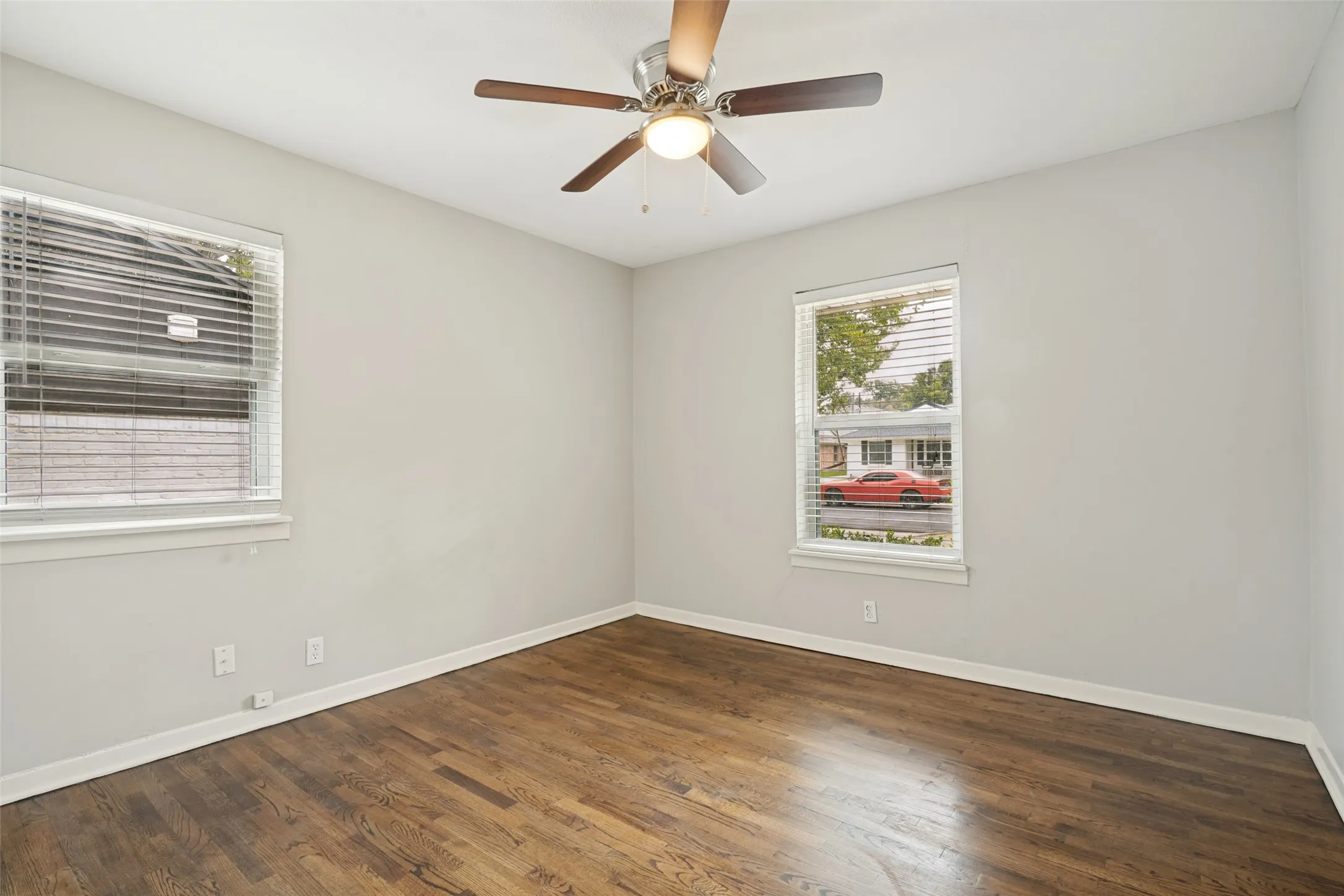 Single Family Residence For Rent in Dallas County , 7315 Rutgers Drive, Dallas, Texas 75214, 3 Bedroom, 2 Bathroom, 1 Garage spaces, 1,394 Sqft, built in 1958, mls#21390515, Real Estate Agent in Dallas, Homes For Rent in Dallas county, Homes For Rent in Dallas, Realtor in Dallas Texas, Real Estate Brokerage Independent Realty Texas, Luminita Cordes Realtor