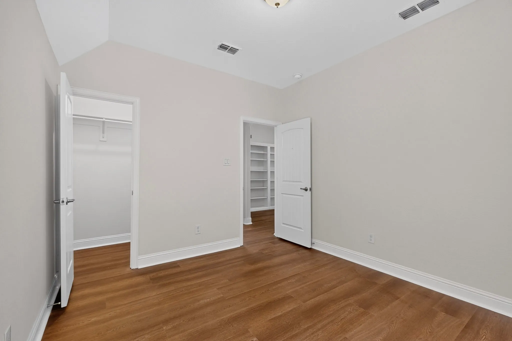 Single Family Residence For Rent in Dallas County , 12779 Friar Street, Farmers Branch, Texas 75234, 3 Bedroom, 2 Bathroom, 1 Garage spaces, 2,212 Sqft, built in 2021, mls#21390516, Real Estate Agent in Farmers Branch, Homes For Rent in Dallas county, Homes For Rent in Farmers Branch, Realtor in Farmers Branch Texas, Real Estate Brokerage Independent Realty Texas, Luminita Cordes Realtor
