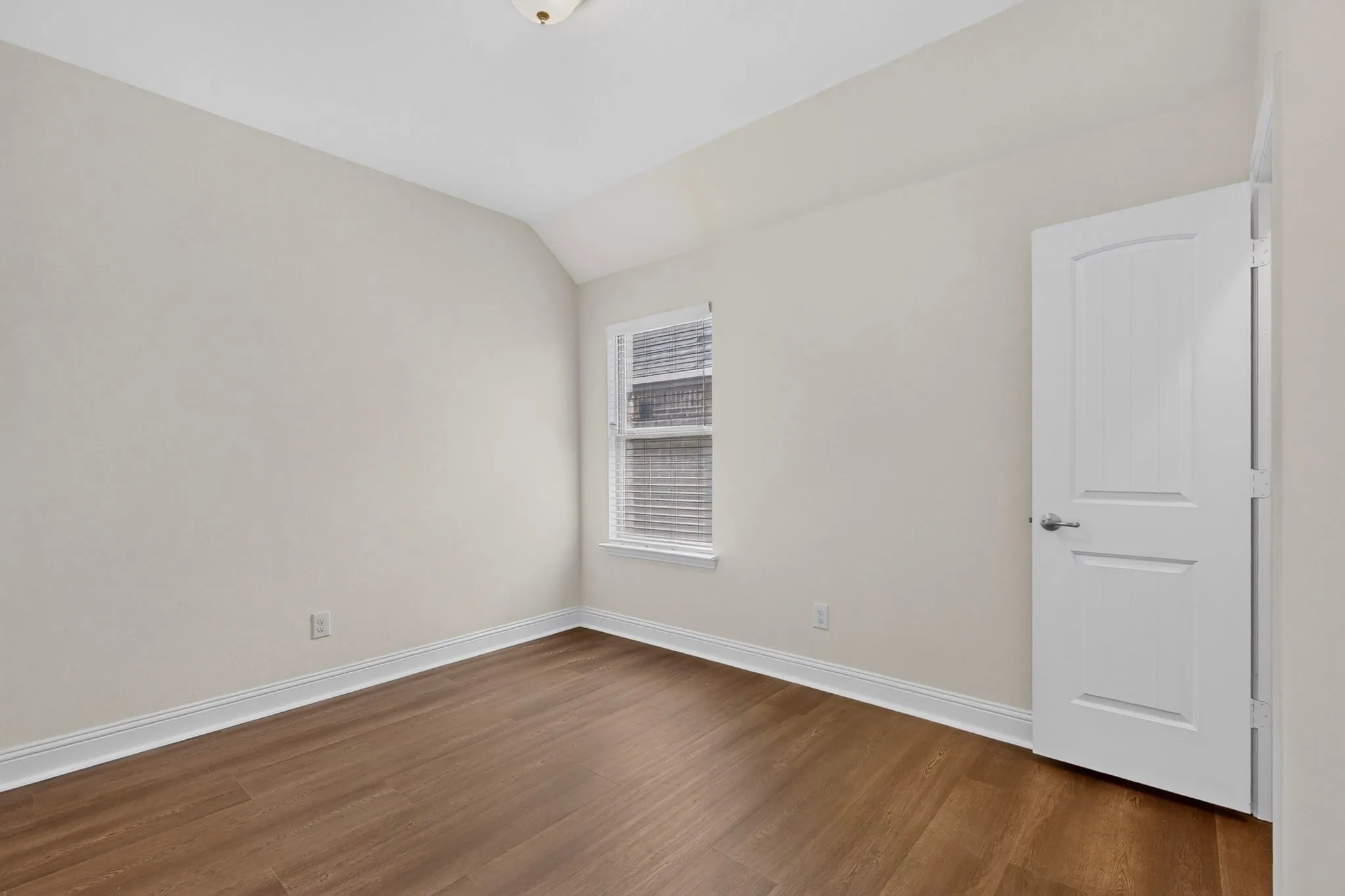 Single Family Residence For Rent in Dallas County , 12779 Friar Street, Farmers Branch, Texas 75234, 3 Bedroom, 2 Bathroom, 1 Garage spaces, 2,212 Sqft, built in 2021, mls#21390516, Real Estate Agent in Farmers Branch, Homes For Rent in Dallas county, Homes For Rent in Farmers Branch, Realtor in Farmers Branch Texas, Real Estate Brokerage Independent Realty Texas, Luminita Cordes Realtor