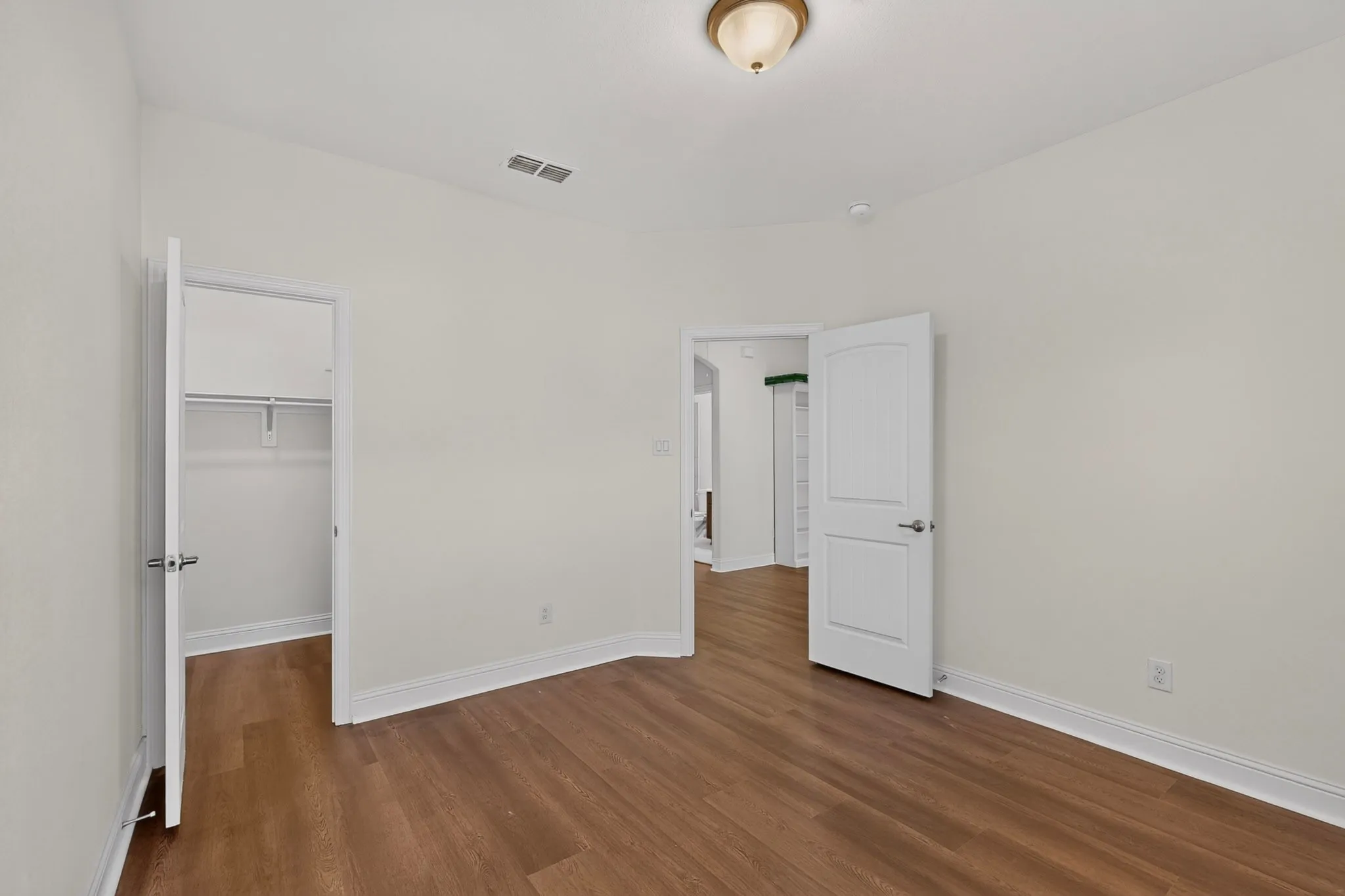 Single Family Residence For Rent in Dallas County , 12779 Friar Street, Farmers Branch, Texas 75234, 3 Bedroom, 2 Bathroom, 1 Garage spaces, 2,212 Sqft, built in 2021, mls#21390516, Real Estate Agent in Farmers Branch, Homes For Rent in Dallas county, Homes For Rent in Farmers Branch, Realtor in Farmers Branch Texas, Real Estate Brokerage Independent Realty Texas, Luminita Cordes Realtor
