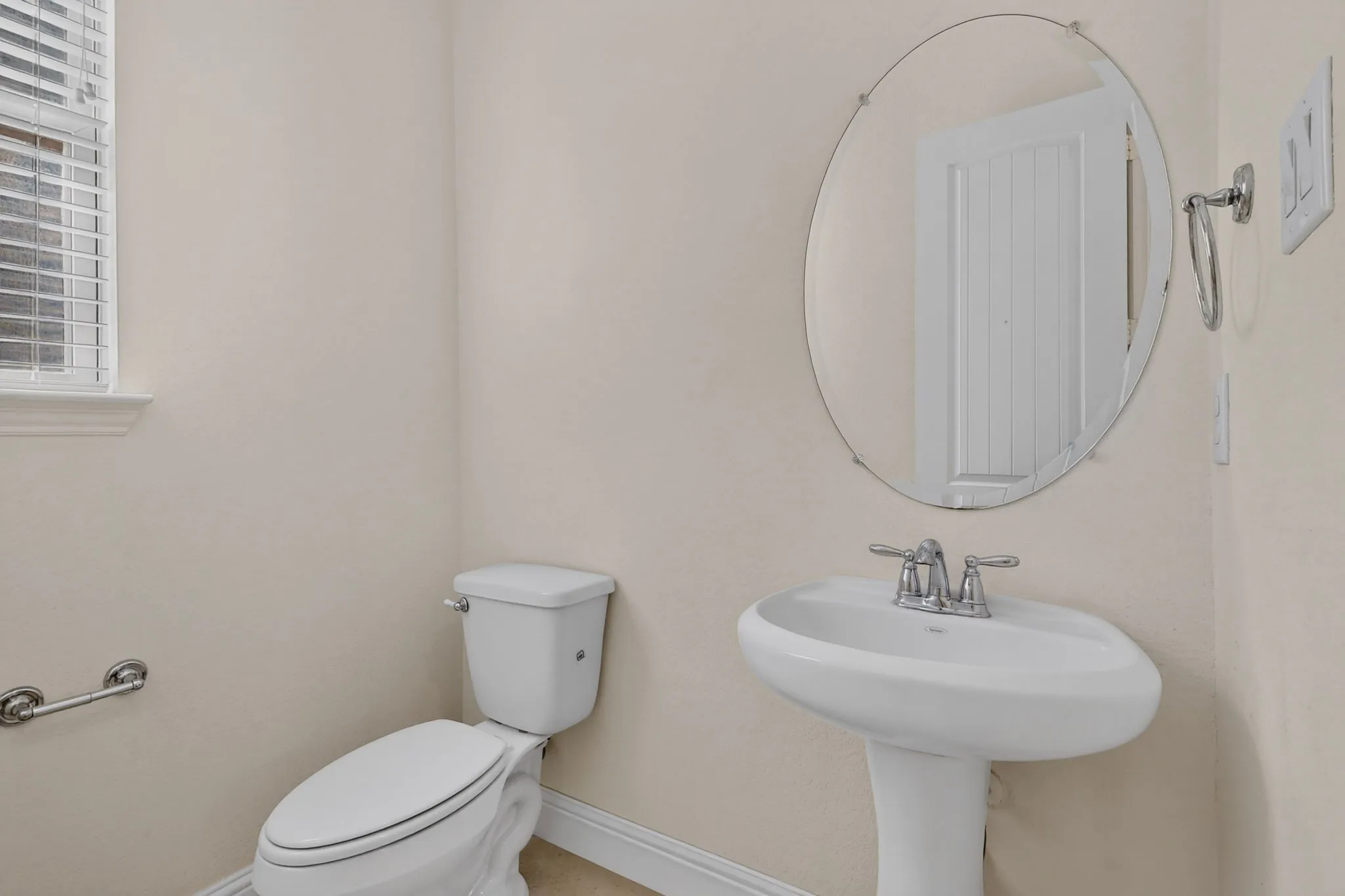 Single Family Residence For Rent in Dallas County , 12779 Friar Street, Farmers Branch, Texas 75234, 3 Bedroom, 2 Bathroom, 1 Garage spaces, 2,212 Sqft, built in 2021, mls#21390516, Real Estate Agent in Farmers Branch, Homes For Rent in Dallas county, Homes For Rent in Farmers Branch, Realtor in Farmers Branch Texas, Real Estate Brokerage Independent Realty Texas, Luminita Cordes Realtor
