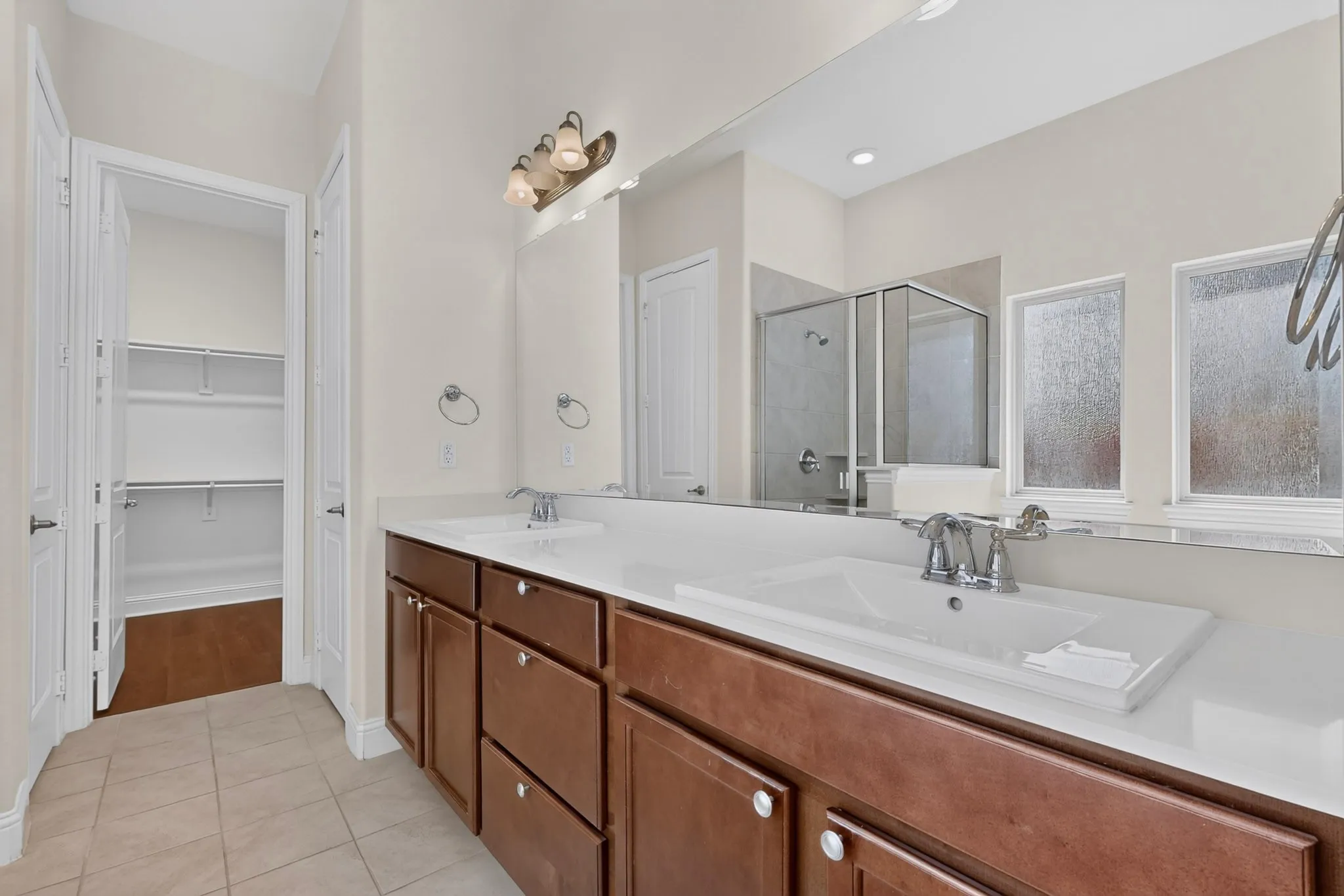 Single Family Residence For Rent in Dallas County , 12779 Friar Street, Farmers Branch, Texas 75234, 3 Bedroom, 2 Bathroom, 1 Garage spaces, 2,212 Sqft, built in 2021, mls#21390516, Real Estate Agent in Farmers Branch, Homes For Rent in Dallas county, Homes For Rent in Farmers Branch, Realtor in Farmers Branch Texas, Real Estate Brokerage Independent Realty Texas, Luminita Cordes Realtor