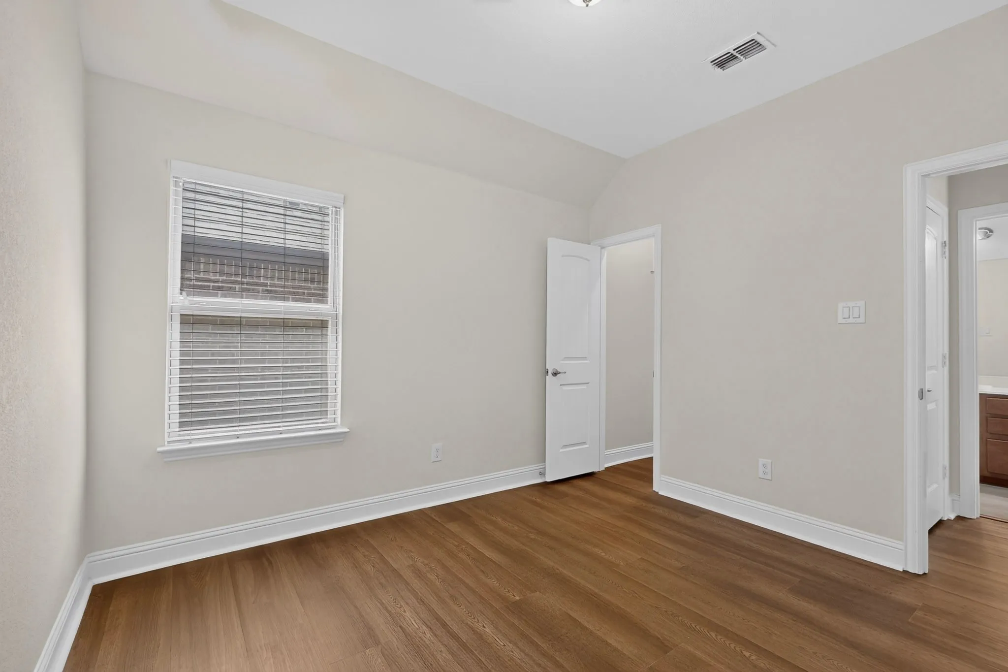 Single Family Residence For Rent in Dallas County , 12779 Friar Street, Farmers Branch, Texas 75234, 3 Bedroom, 2 Bathroom, 1 Garage spaces, 2,212 Sqft, built in 2021, mls#21390516, Real Estate Agent in Farmers Branch, Homes For Rent in Dallas county, Homes For Rent in Farmers Branch, Realtor in Farmers Branch Texas, Real Estate Brokerage Independent Realty Texas, Luminita Cordes Realtor