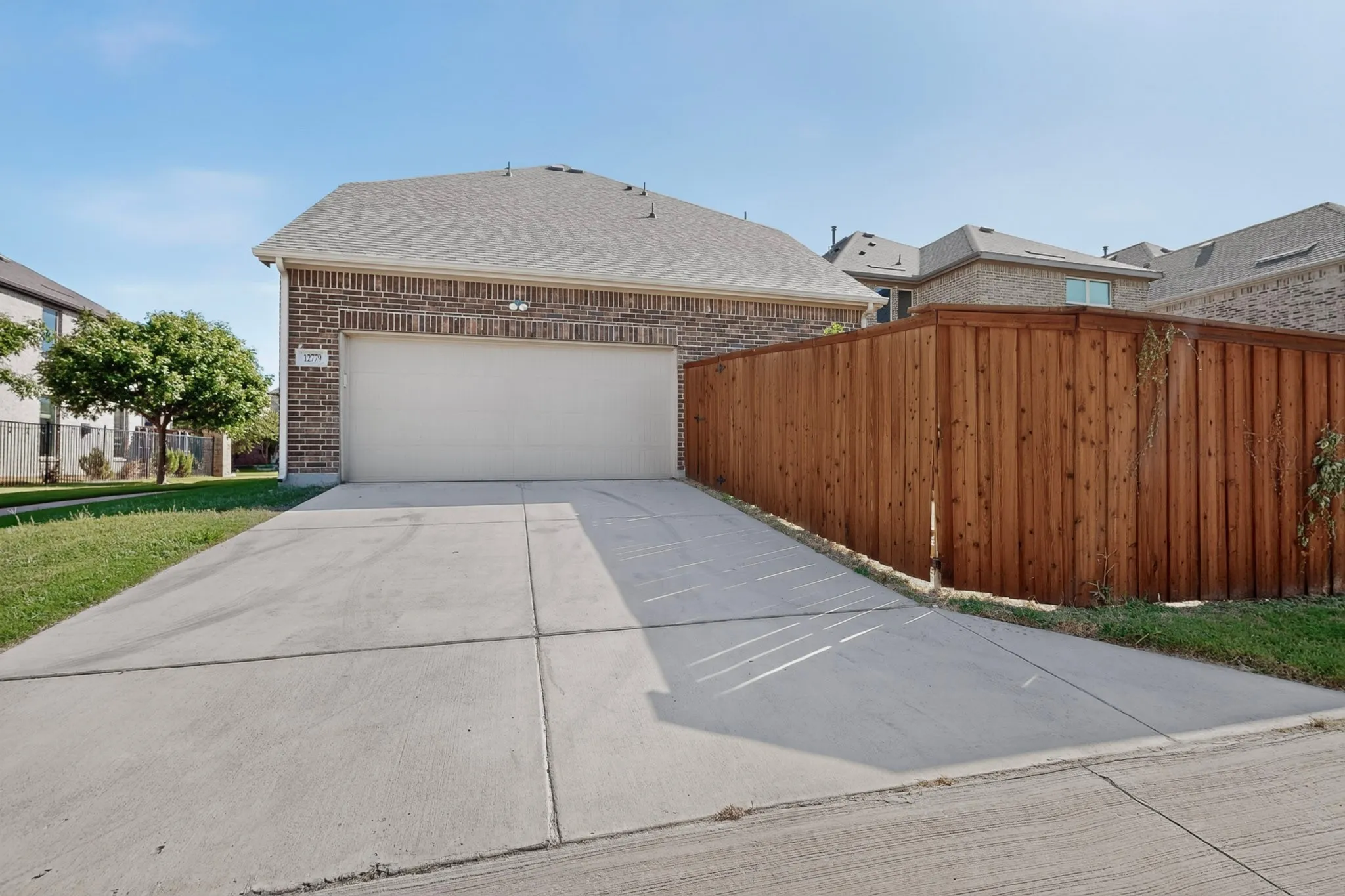 Single Family Residence For Rent in Dallas County , 12779 Friar Street, Farmers Branch, Texas 75234, 3 Bedroom, 2 Bathroom, 1 Garage spaces, 2,212 Sqft, built in 2021, mls#21390516, Real Estate Agent in Farmers Branch, Homes For Rent in Dallas county, Homes For Rent in Farmers Branch, Realtor in Farmers Branch Texas, Real Estate Brokerage Independent Realty Texas, Luminita Cordes Realtor