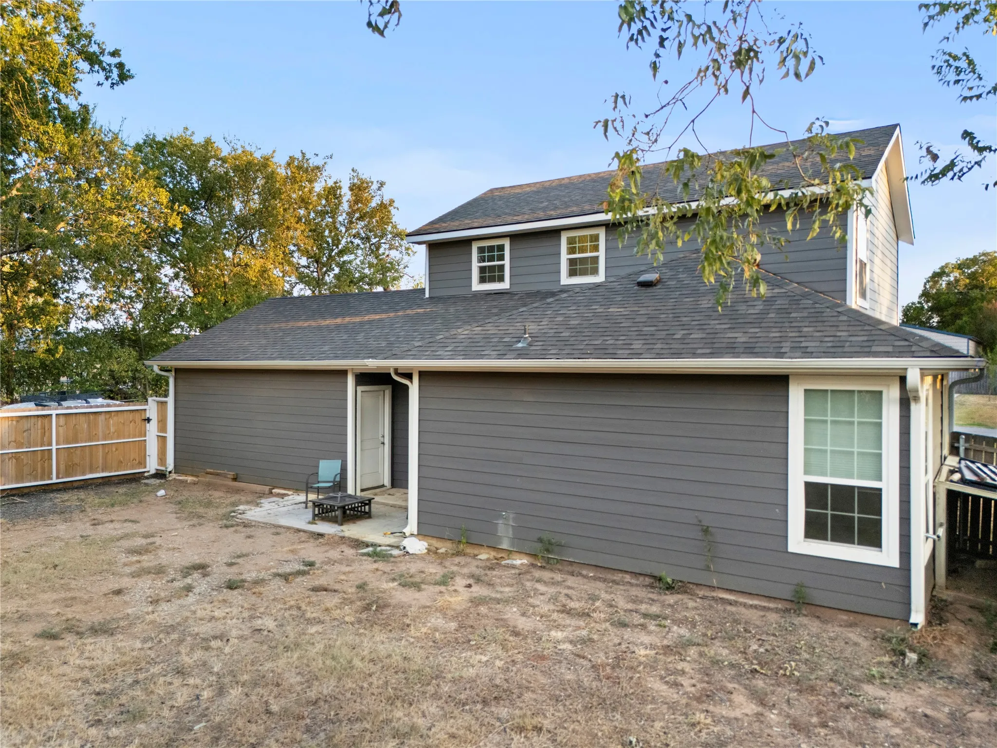 Single Family Residence For Sale in Grayson County , 406 William Street, Pottsboro, Texas 75076, 3 Bedroom, 3 Bathroom, 2 Garage spaces, 1,554 Sqft, built in 2020, mls#21390450, Real Estate Agent in Pottsboro, Homes For Sale in Grayson county, Homes For Sale in Pottsboro, Realtor in Pottsboro Texas, Real Estate Brokerage Independent Realty Texas, Luminita Cordes Realtor
