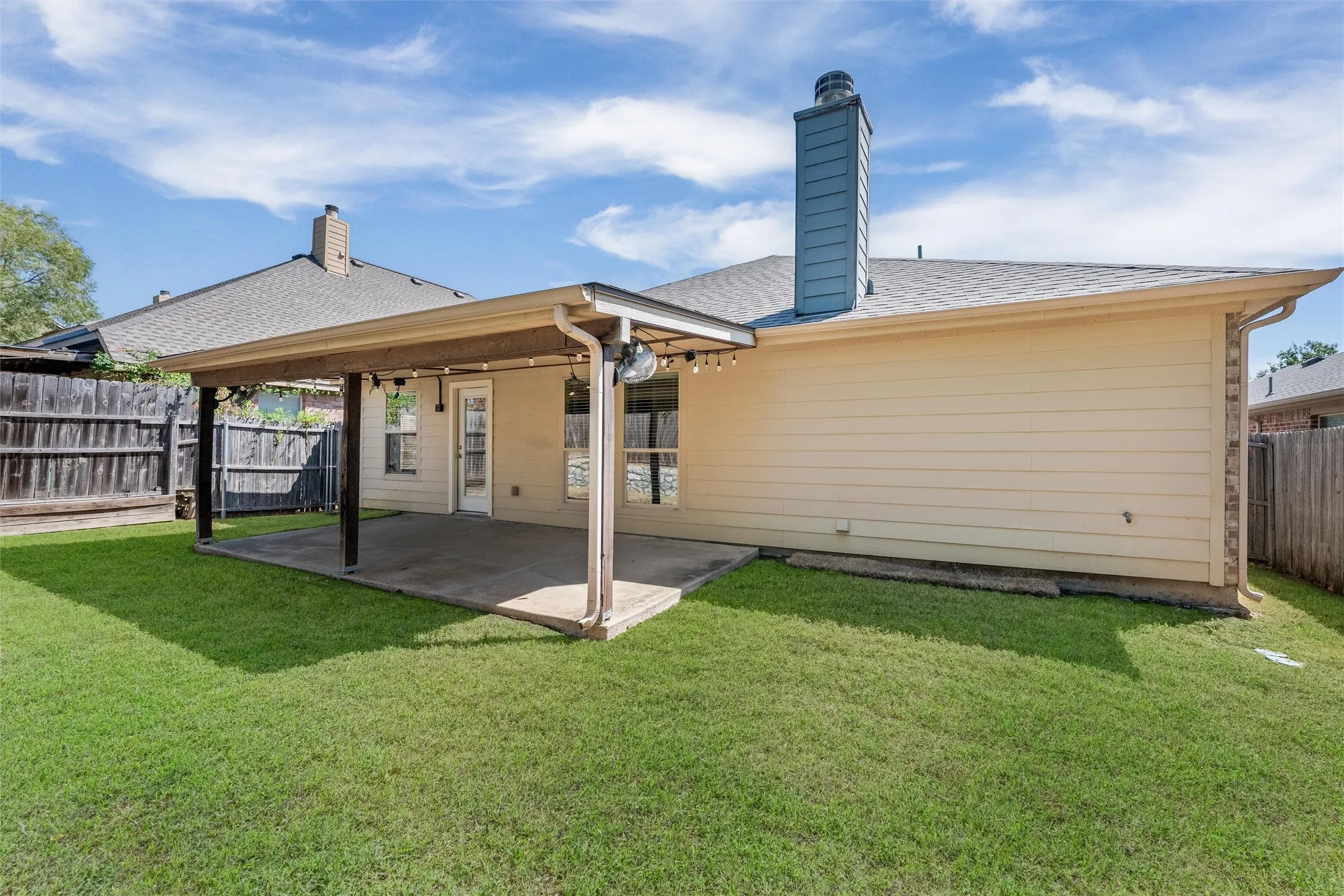Single Family Residence For Sale in Collin County , 2060 Meadow Park Drive, Princeton, Texas 75407, 3 Bedroom, 2 Bathroom, 2 Garage spaces, 1,686 Sqft, built in 2012, mls#21387055, Real Estate Agent in Princeton, Homes For Sale in Collin county, Homes For Sale in Princeton, Realtor in Princeton Texas, Real Estate Brokerage Independent Realty Texas, Luminita Cordes Realtor