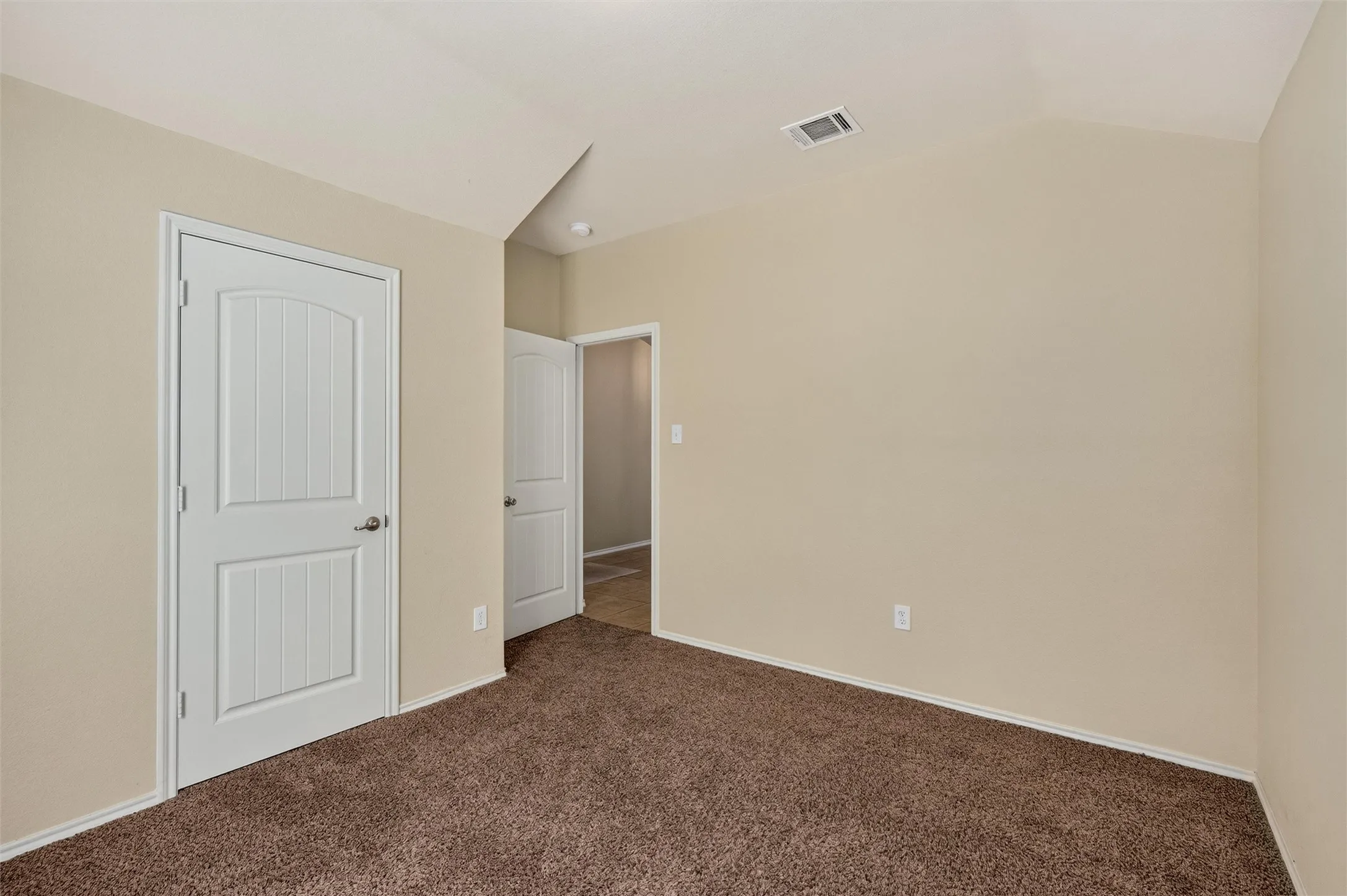 Single Family Residence For Sale in Collin County , 2060 Meadow Park Drive, Princeton, Texas 75407, 3 Bedroom, 2 Bathroom, 2 Garage spaces, 1,686 Sqft, built in 2012, mls#21387055, Real Estate Agent in Princeton, Homes For Sale in Collin county, Homes For Sale in Princeton, Realtor in Princeton Texas, Real Estate Brokerage Independent Realty Texas, Luminita Cordes Realtor