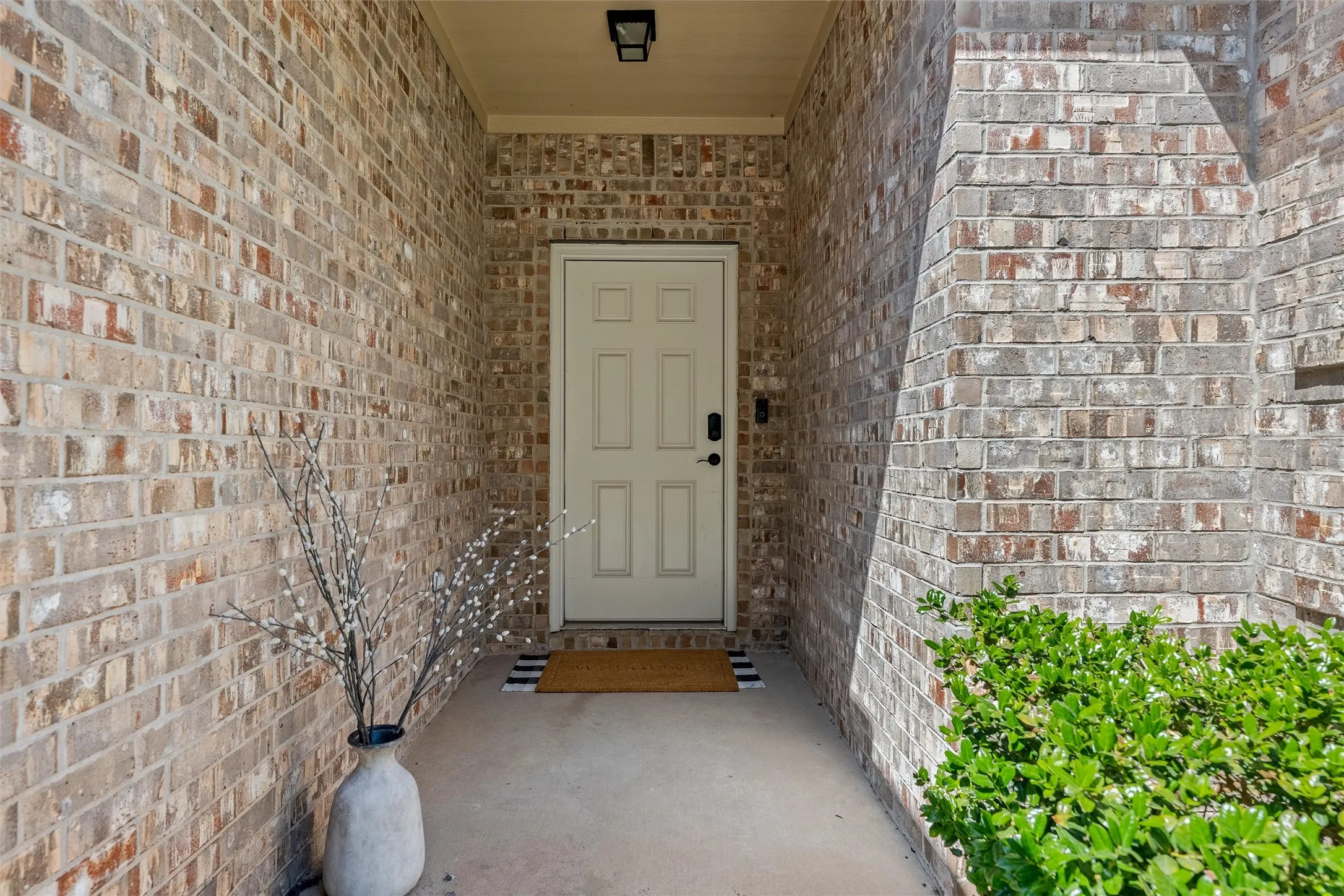 Single Family Residence For Sale in Collin County , 2060 Meadow Park Drive, Princeton, Texas 75407, 3 Bedroom, 2 Bathroom, 2 Garage spaces, 1,686 Sqft, built in 2012, mls#21387055, Real Estate Agent in Princeton, Homes For Sale in Collin county, Homes For Sale in Princeton, Realtor in Princeton Texas, Real Estate Brokerage Independent Realty Texas, Luminita Cordes Realtor